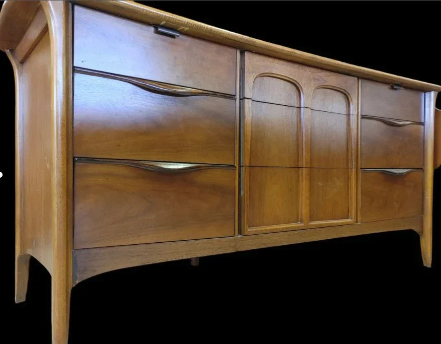 Mid Century Modern Kroehler Walnut Dresser – Vintage Vault Mid Century Modern Kroehler Walnut Dresser – Vintage Vault