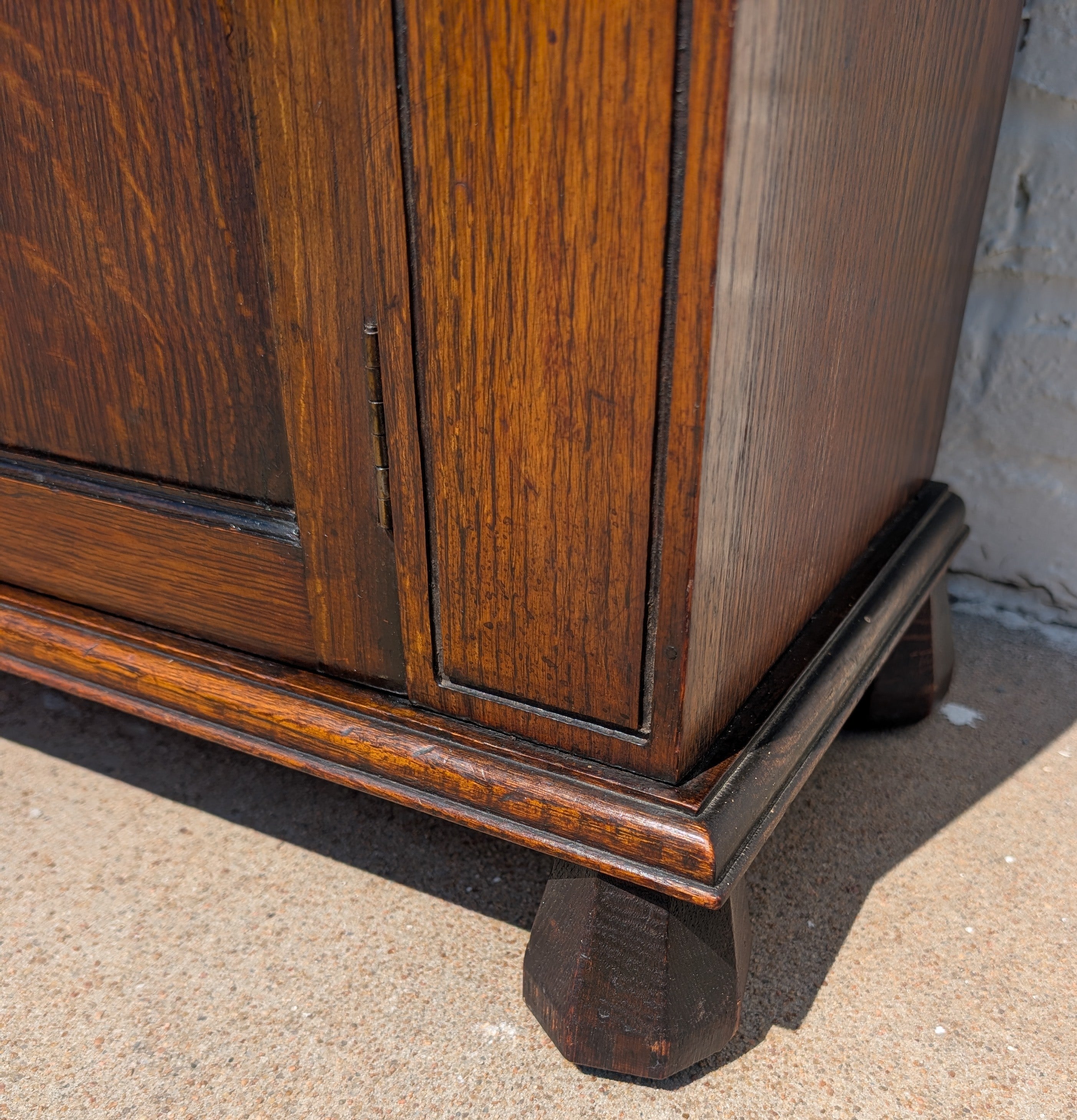 Rustic Old English Oak Glass Front Cabinet