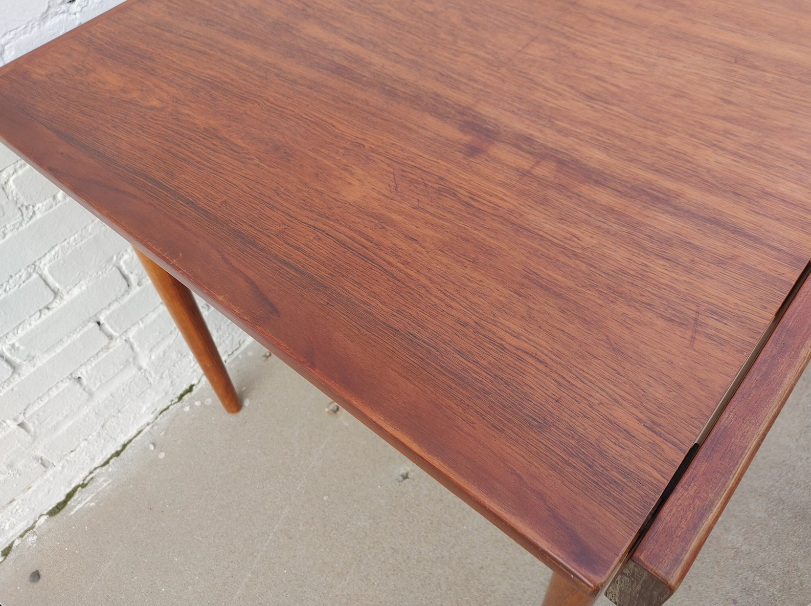 Mid Century Modern Rosewood Dining Table with Hidden Leaf