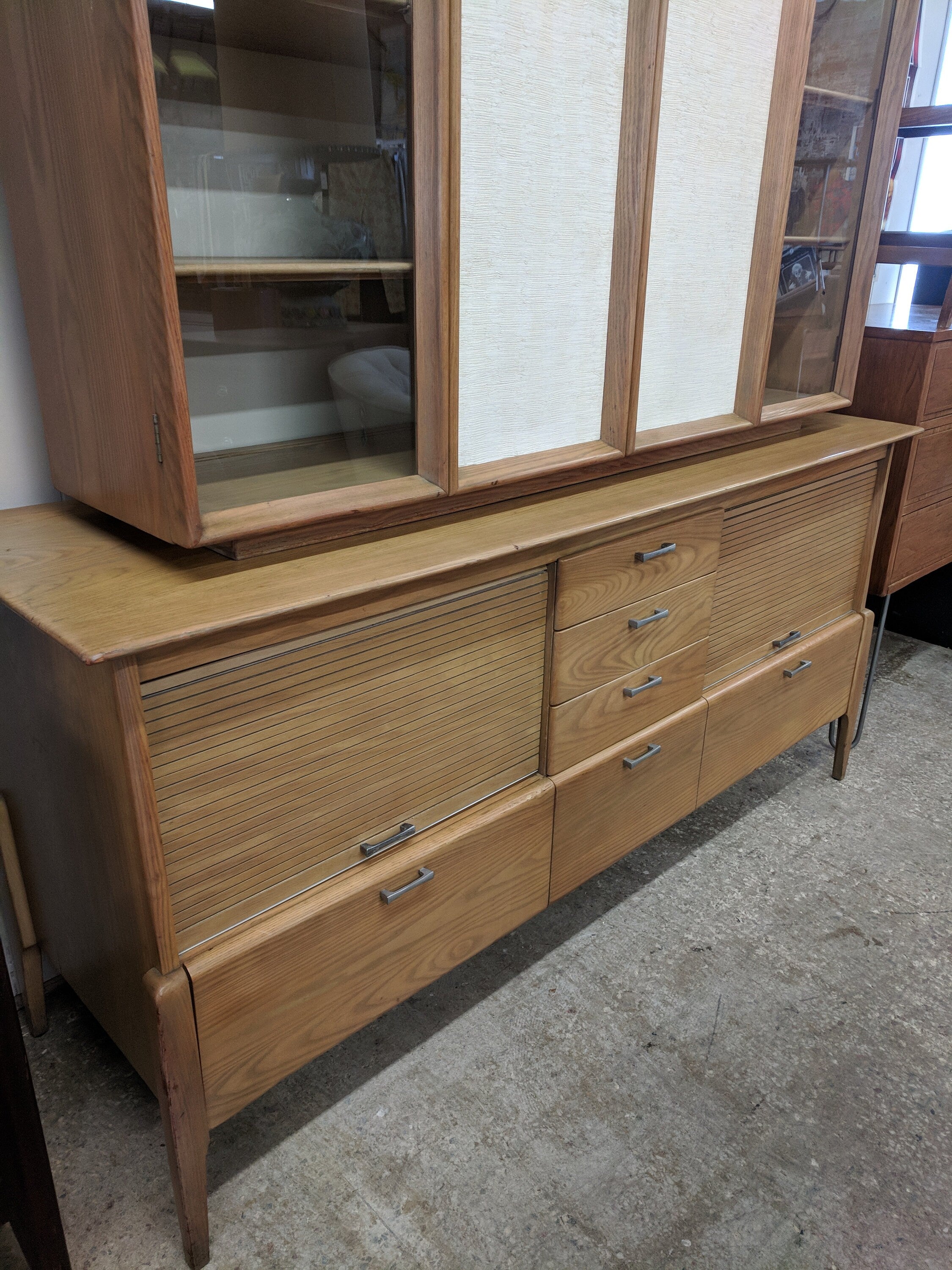 Mid Century Modern Heywood Wakefield Buffet Hutch