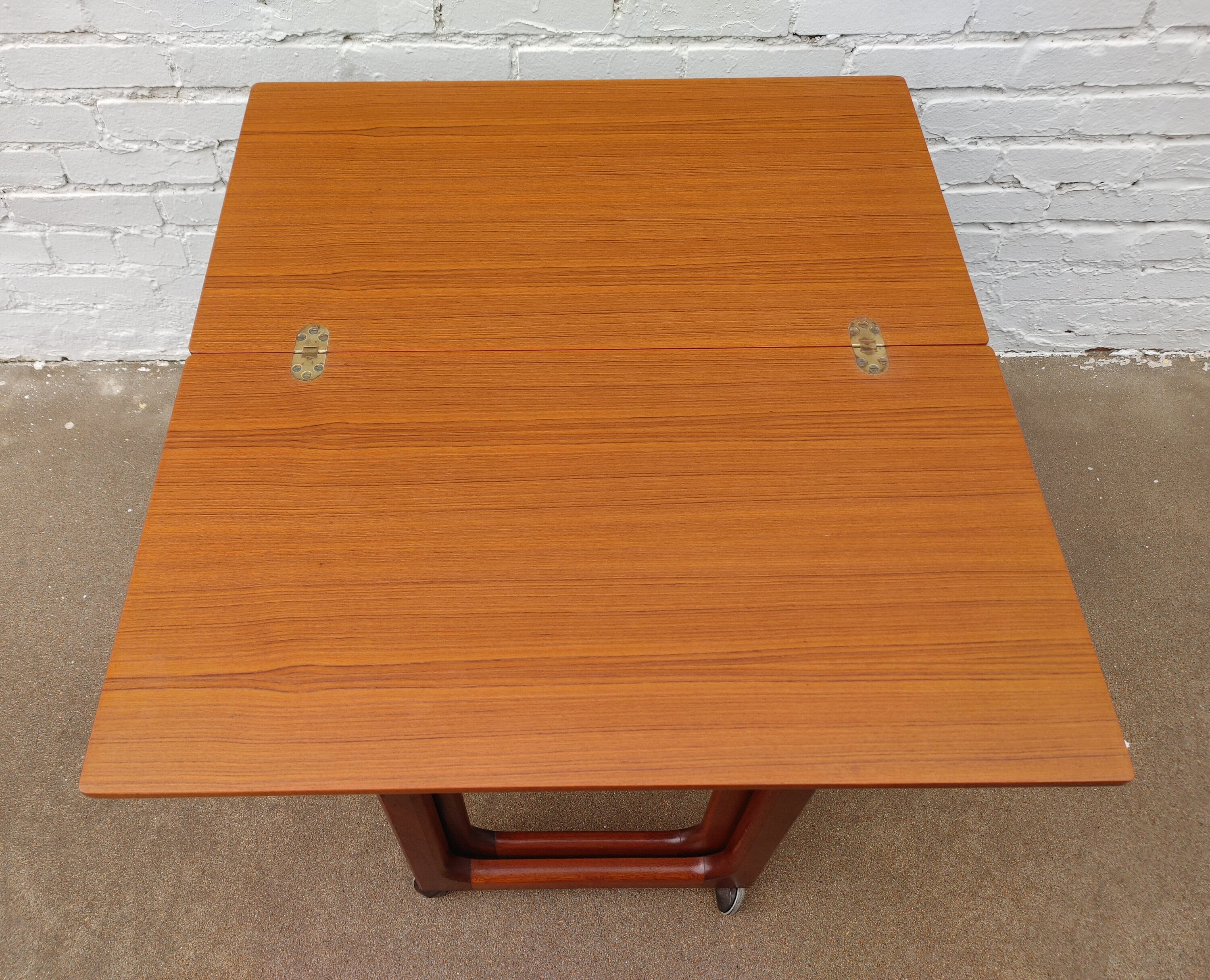 Mid Century Modern McIntosh Teak Extendable Table