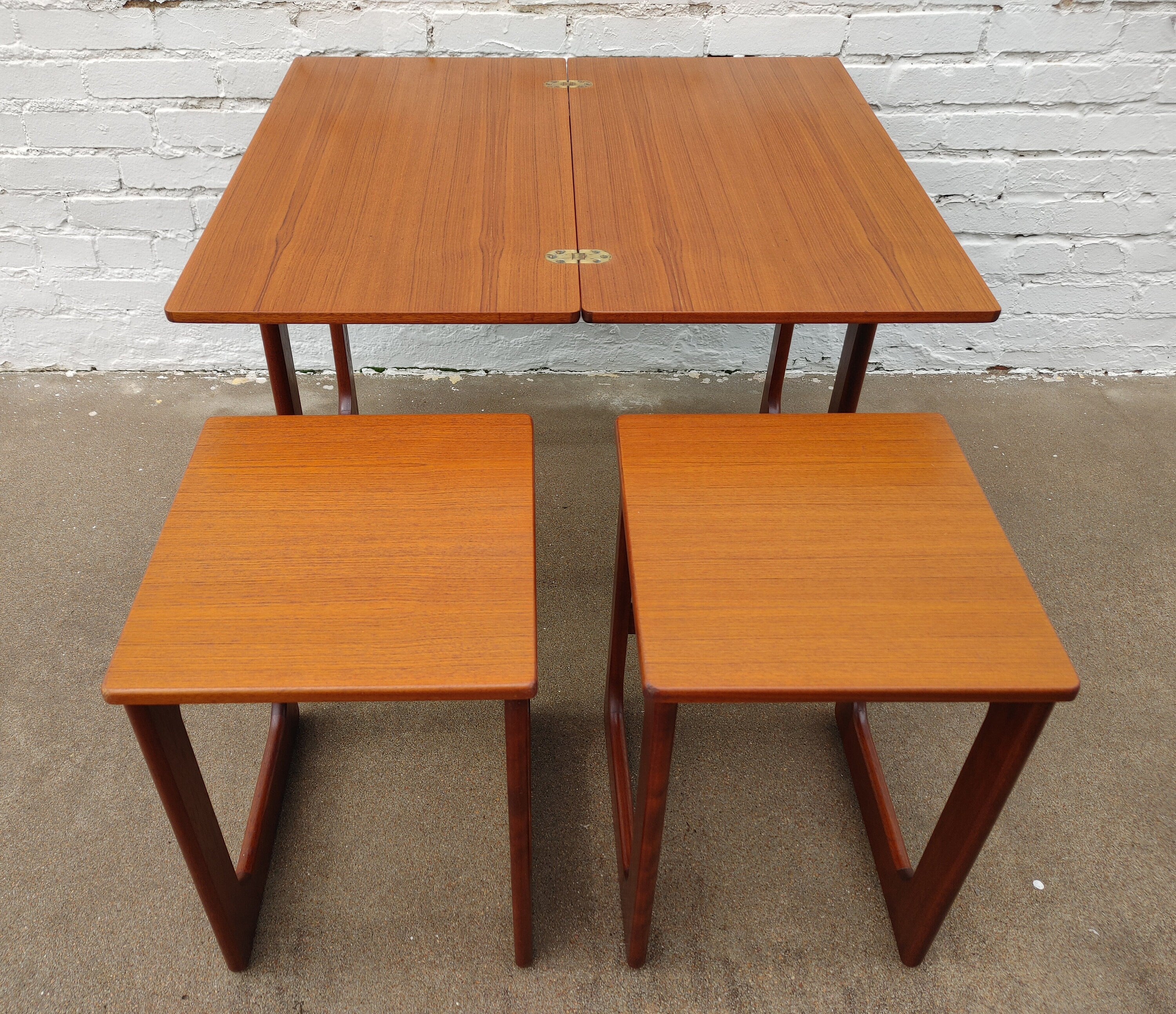 Mid Century Modern McIntosh Teak Extendable Table