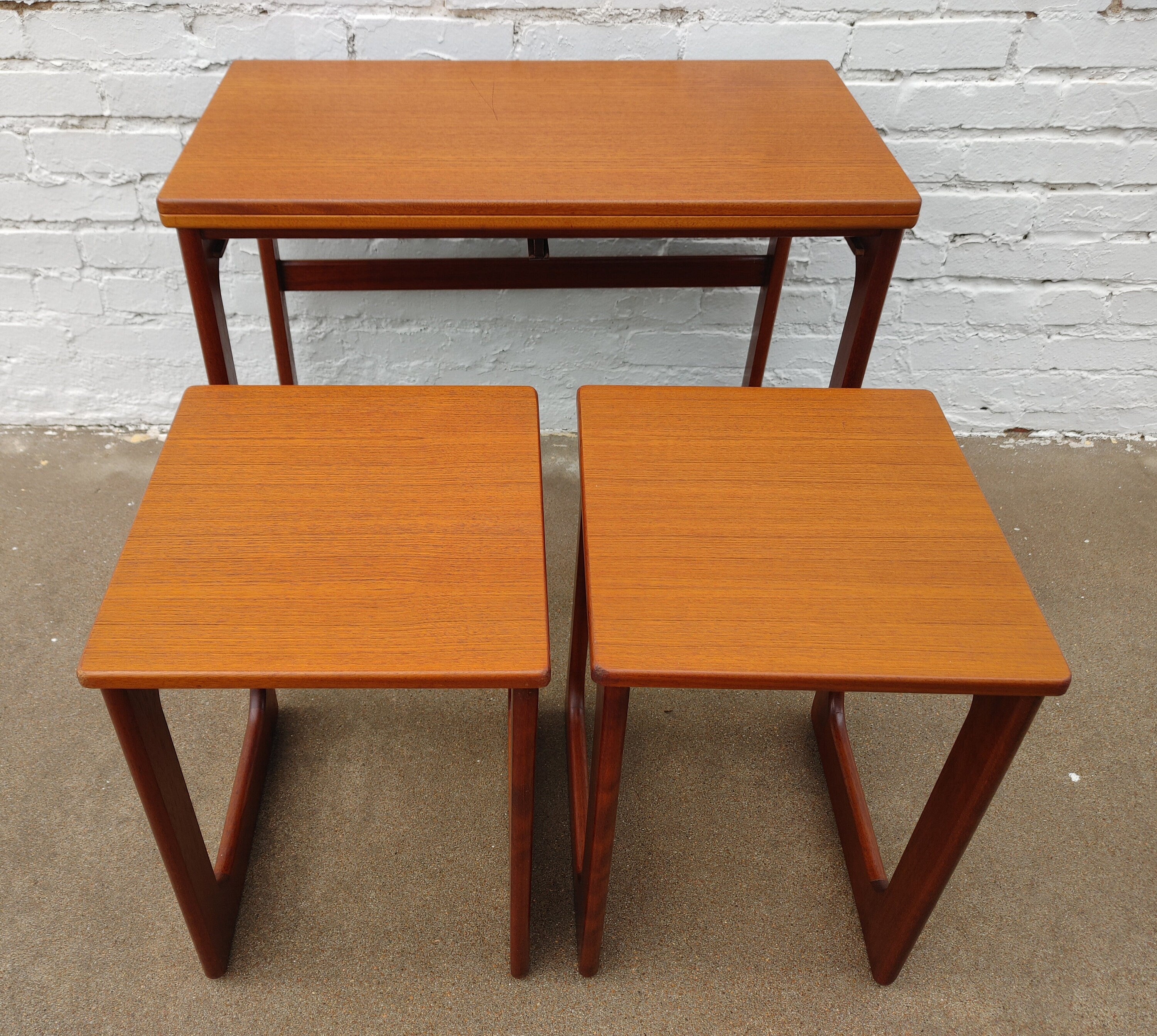 Mid Century Modern McIntosh Teak Extendable Table