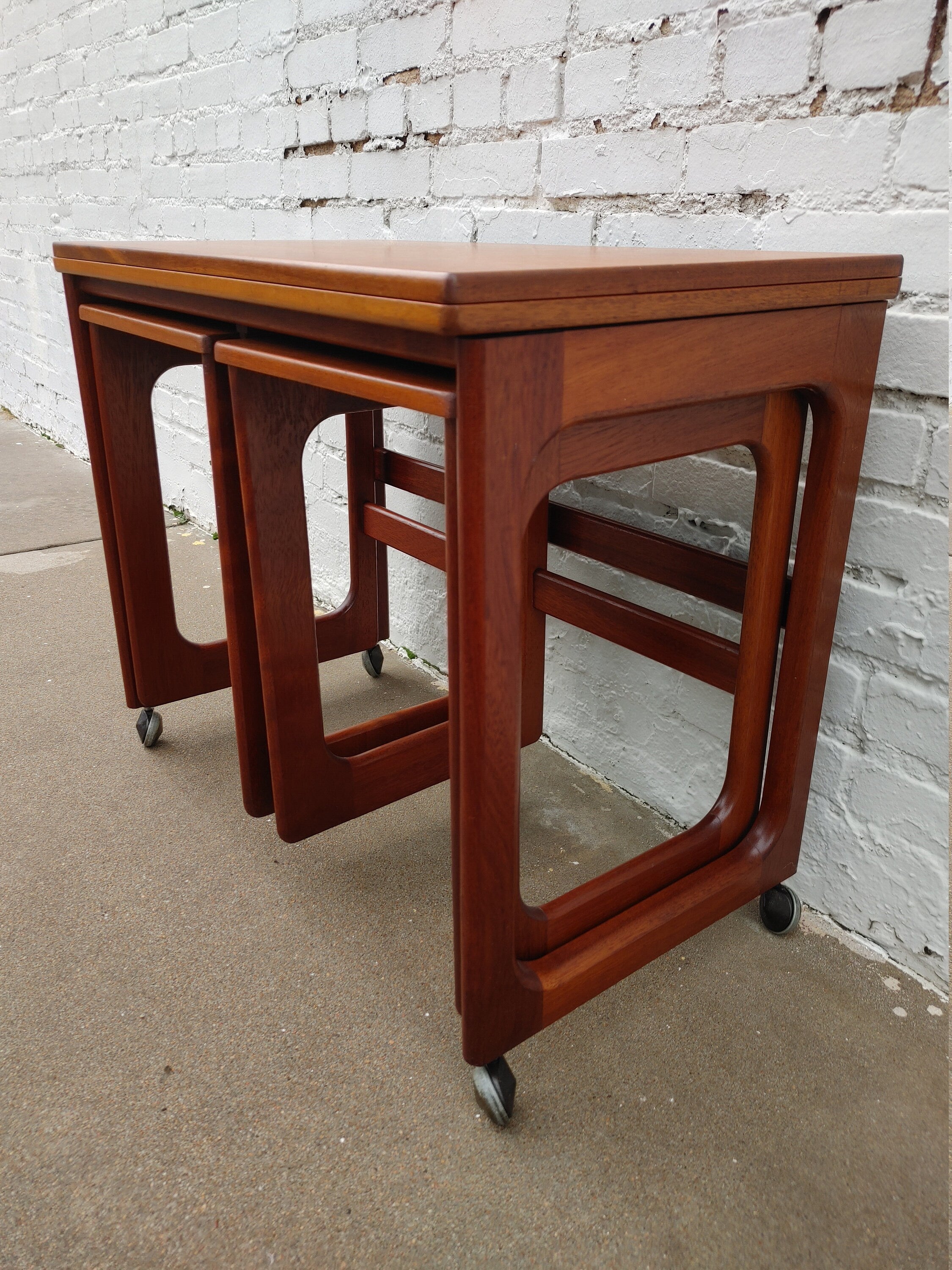 Mid Century Modern McIntosh Teak Extendable Table