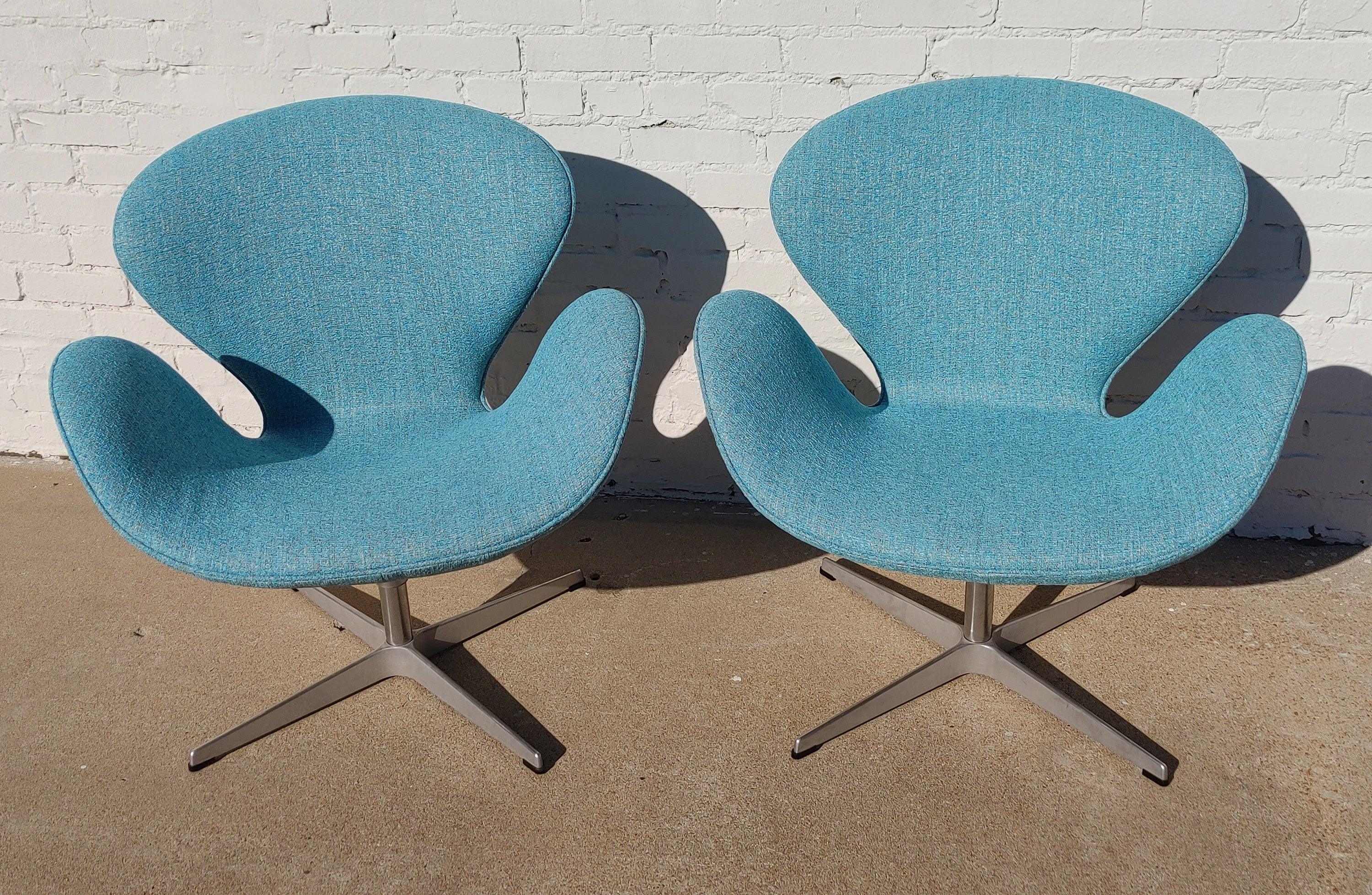 Mid Century Modern Danish Modern Arne Jacobsen Swan Chairs