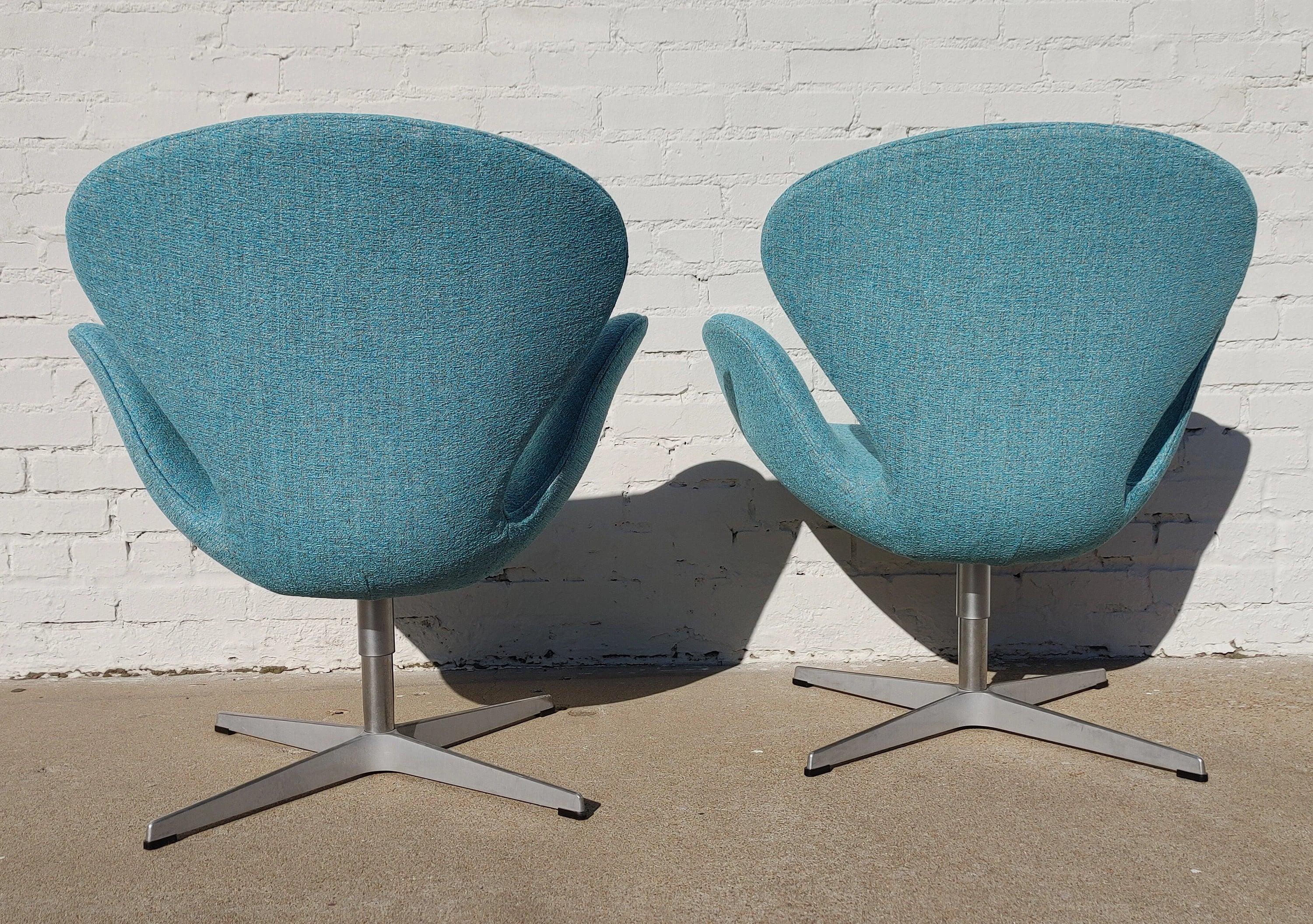 Mid Century Modern Danish Modern Arne Jacobsen Swan Chairs