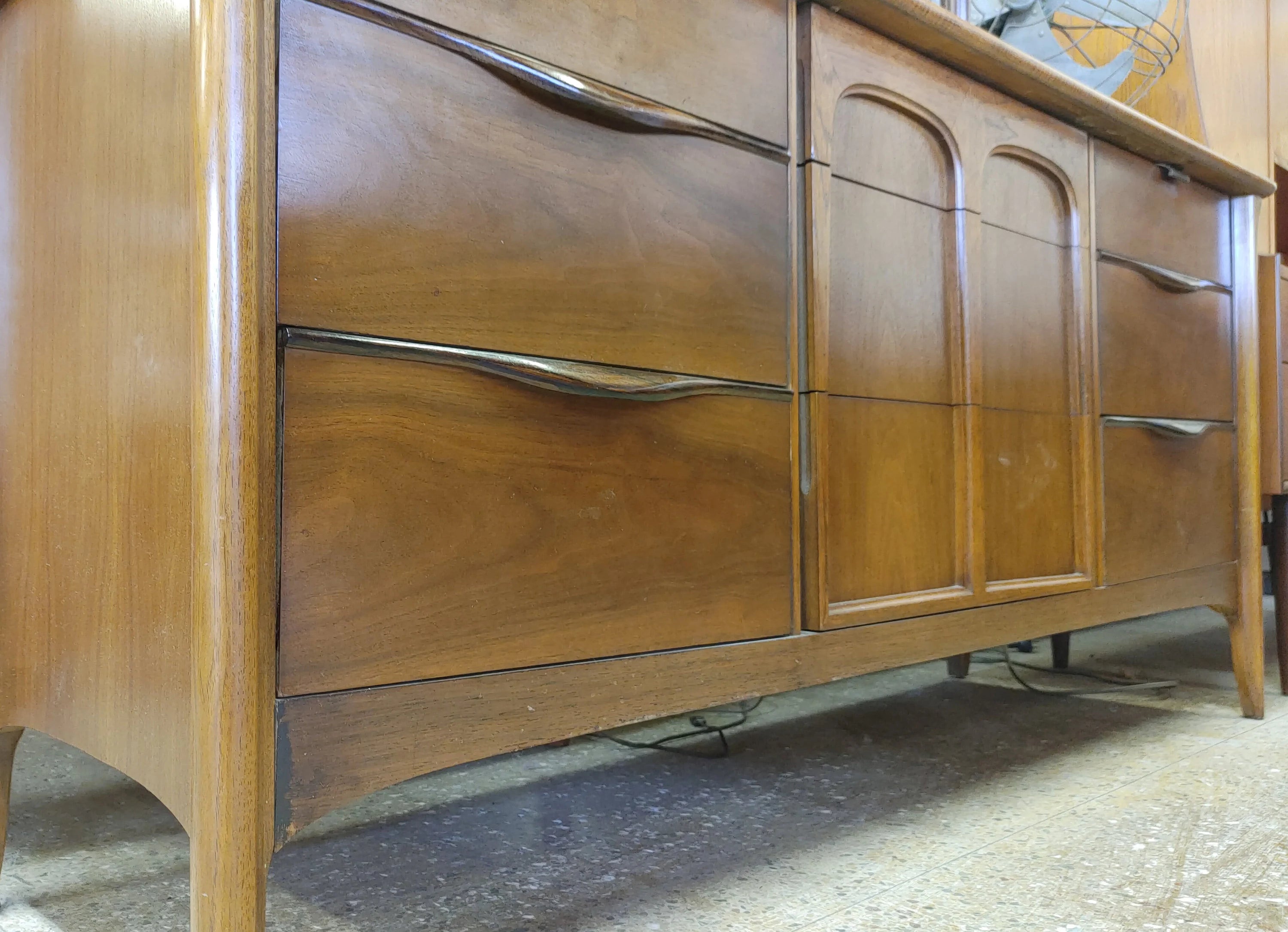 Mid Century Modern Kroehler Walnut Dresser