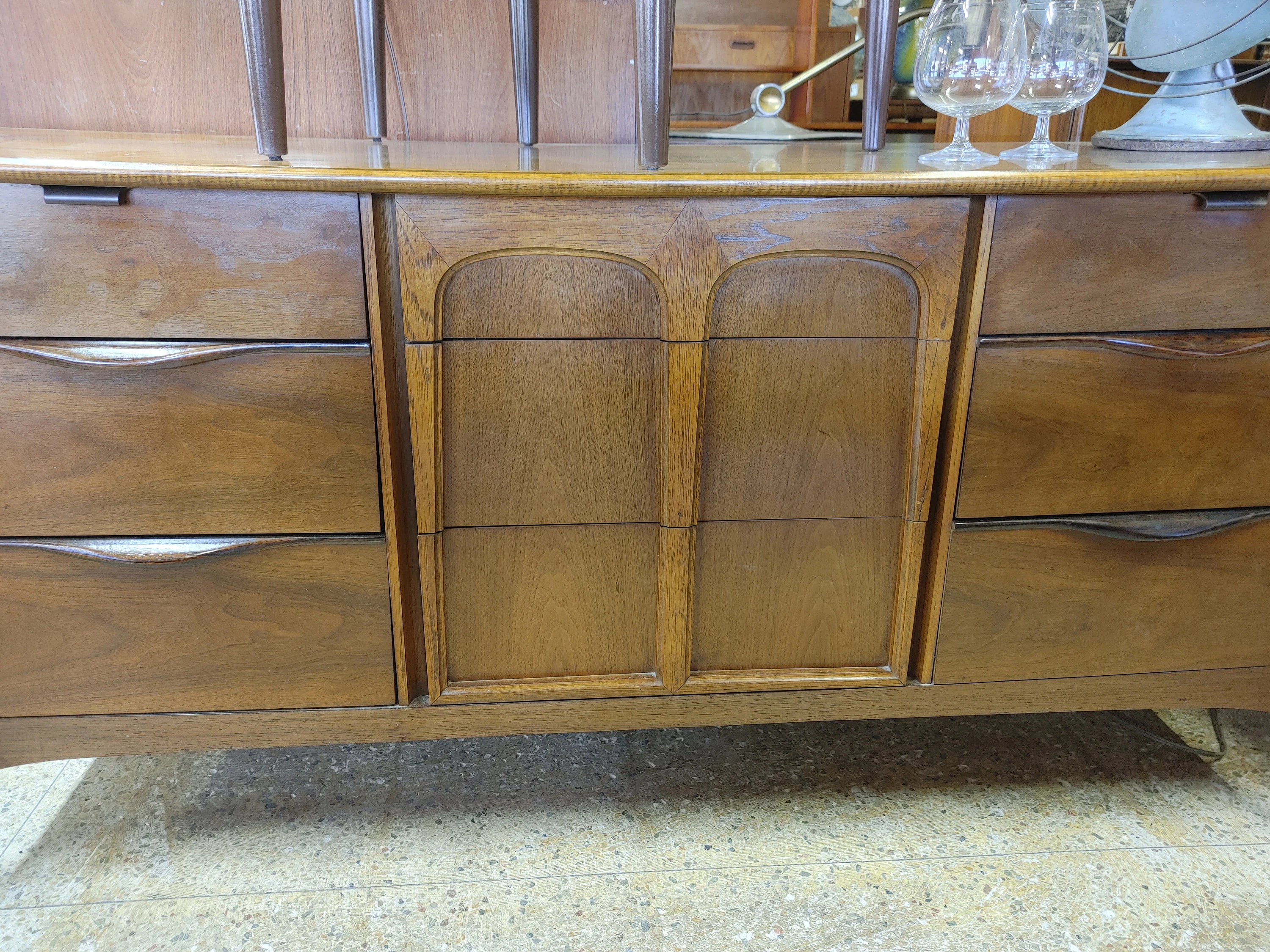Mid Century Modern Kroehler Walnut Dresser