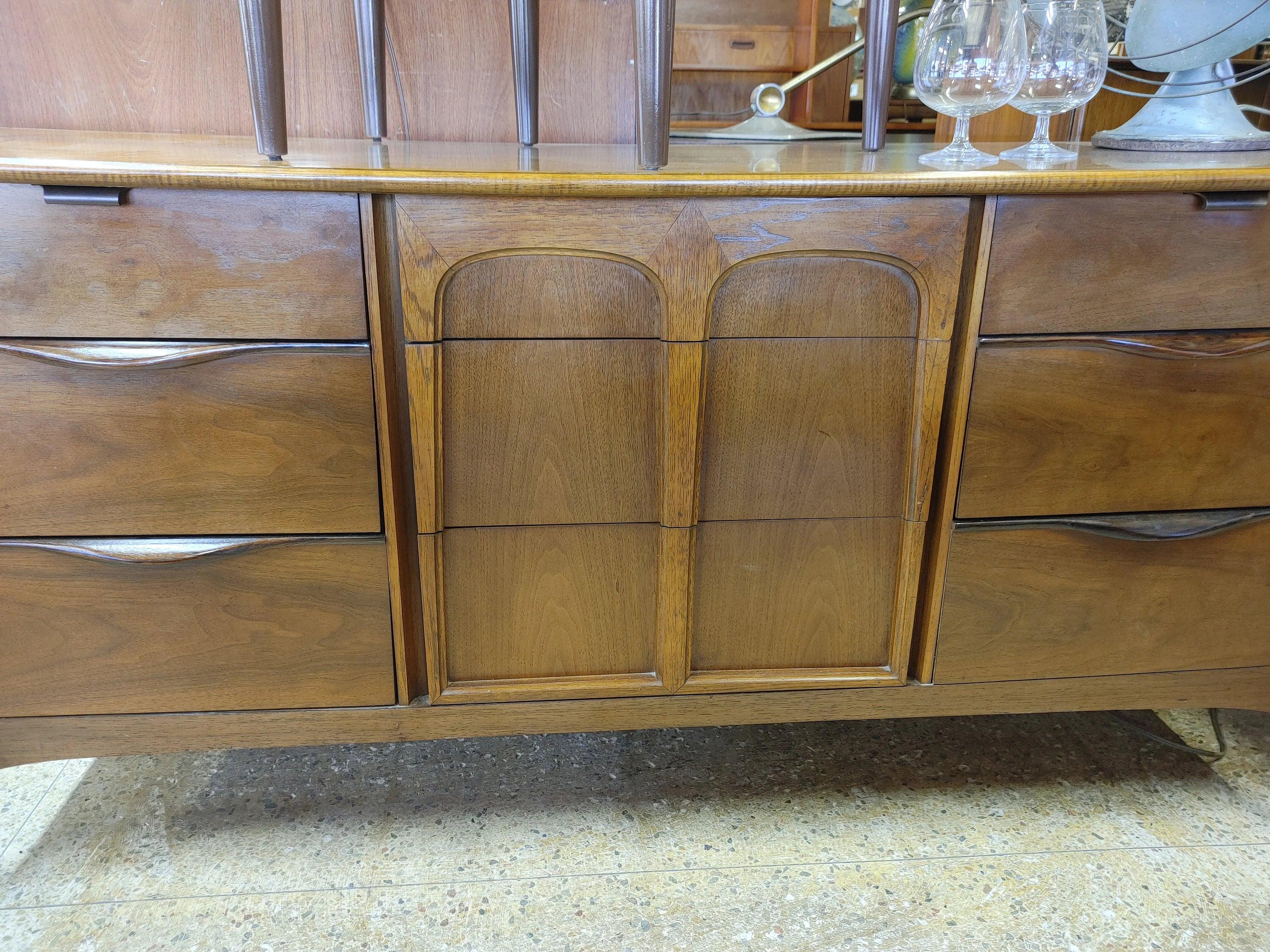Mid Century Modern Kroehler Walnut Dresser