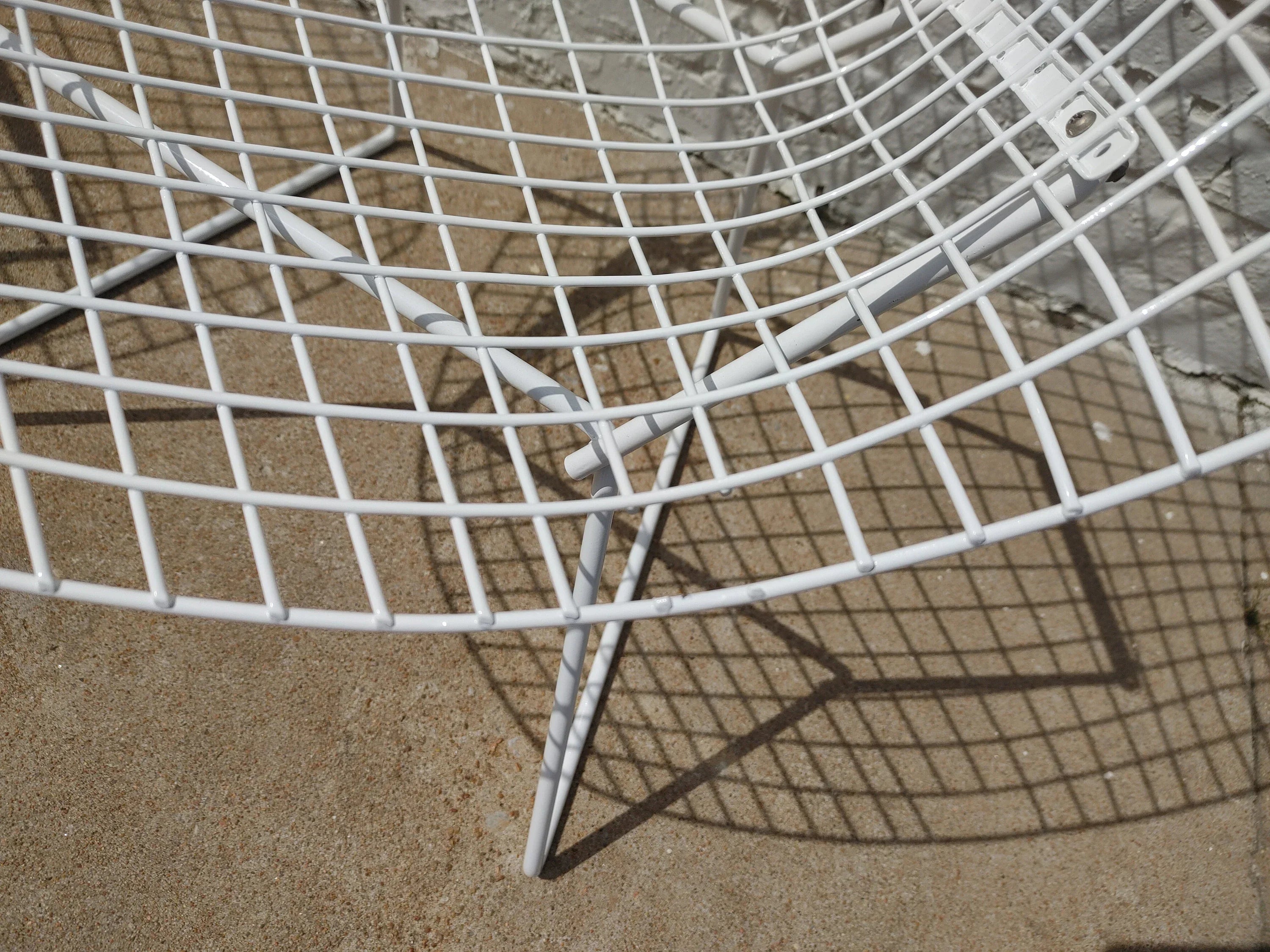 Mid Century Modern Bertoia Wire Diamond Chairs