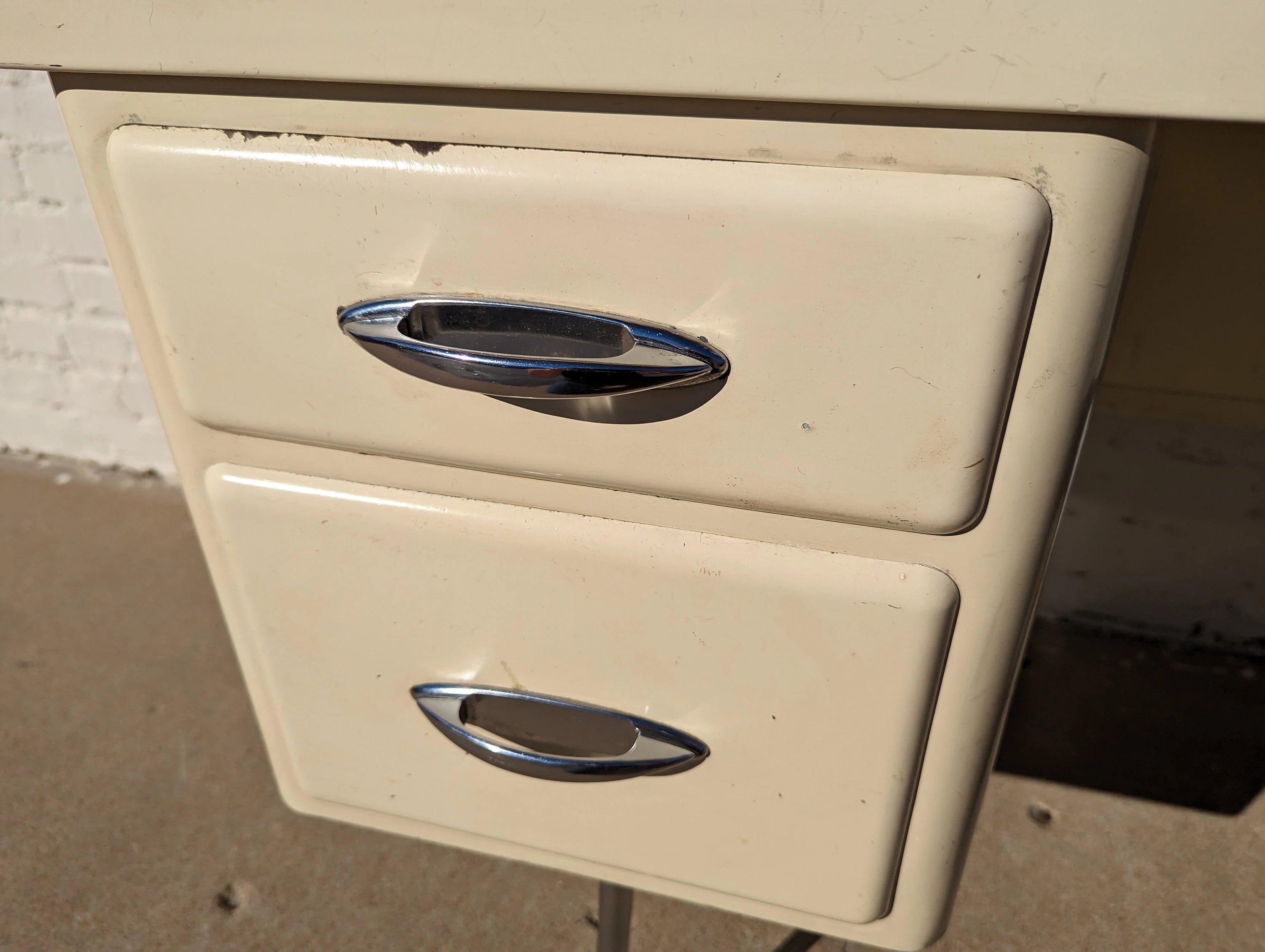 Mid Century Modern Steel and Enamel Doctors Desk