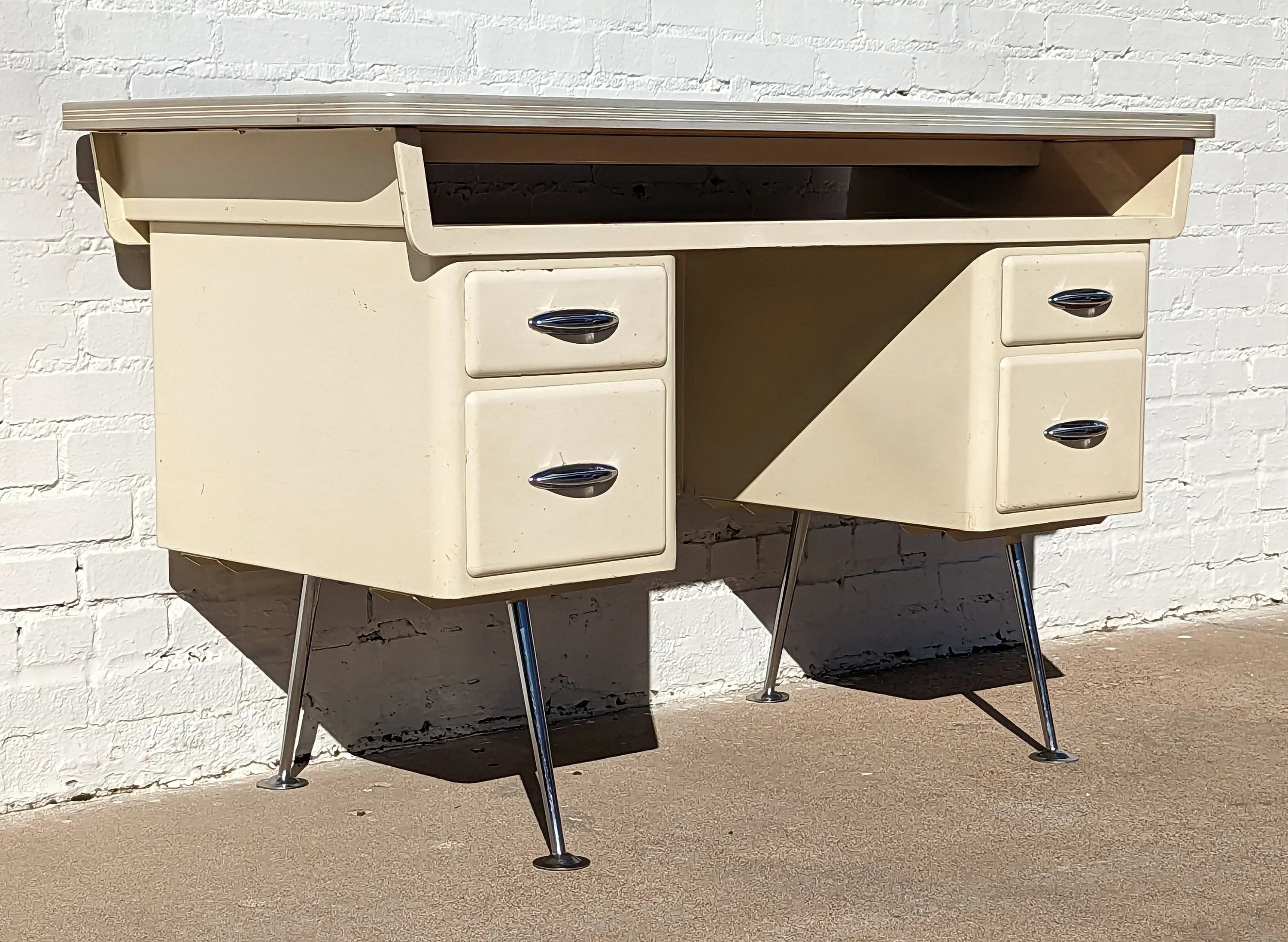 Mid Century Modern Steel and Enamel Doctors Desk