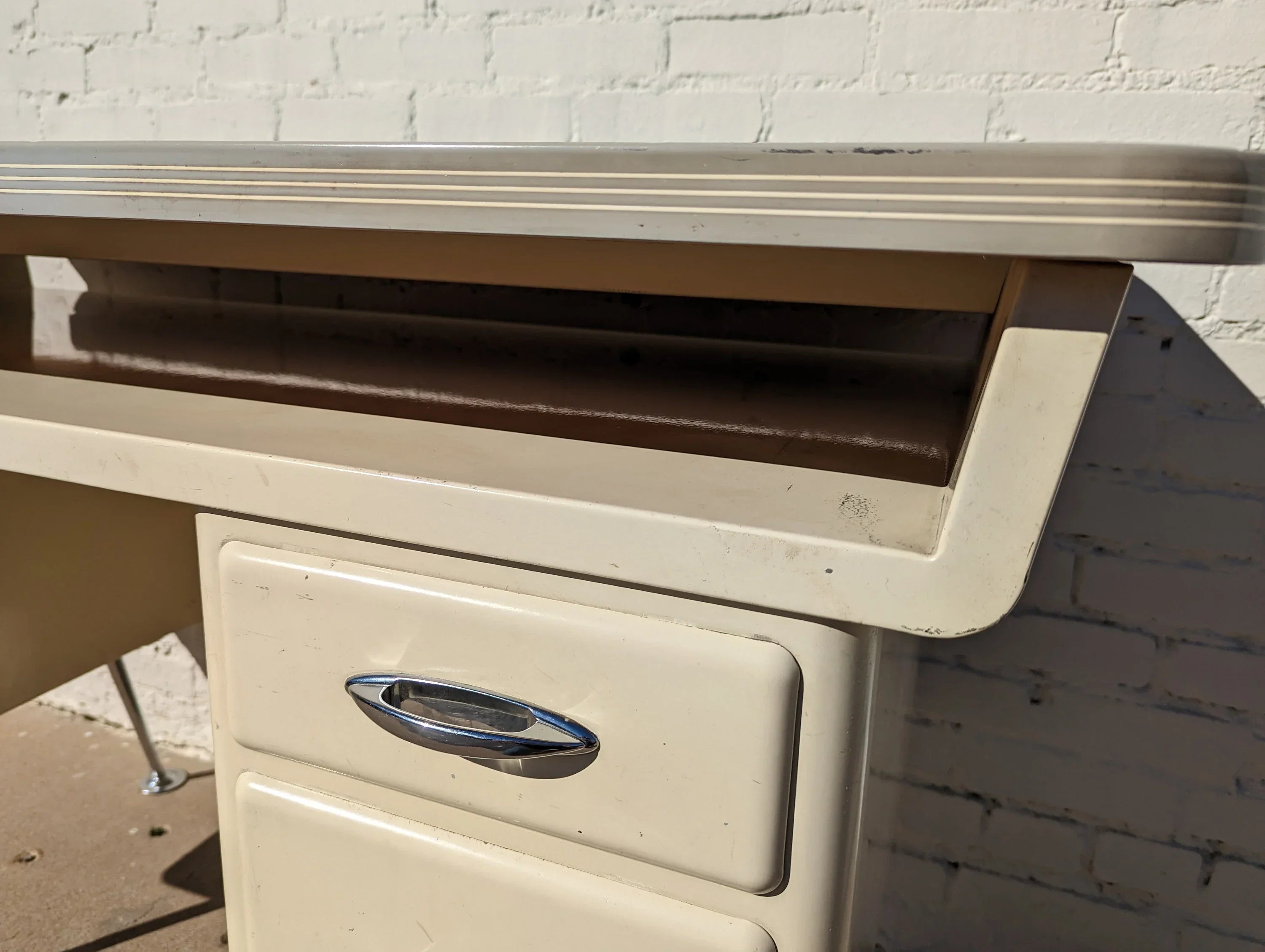 Mid Century Modern Steel and Enamel Doctors Desk