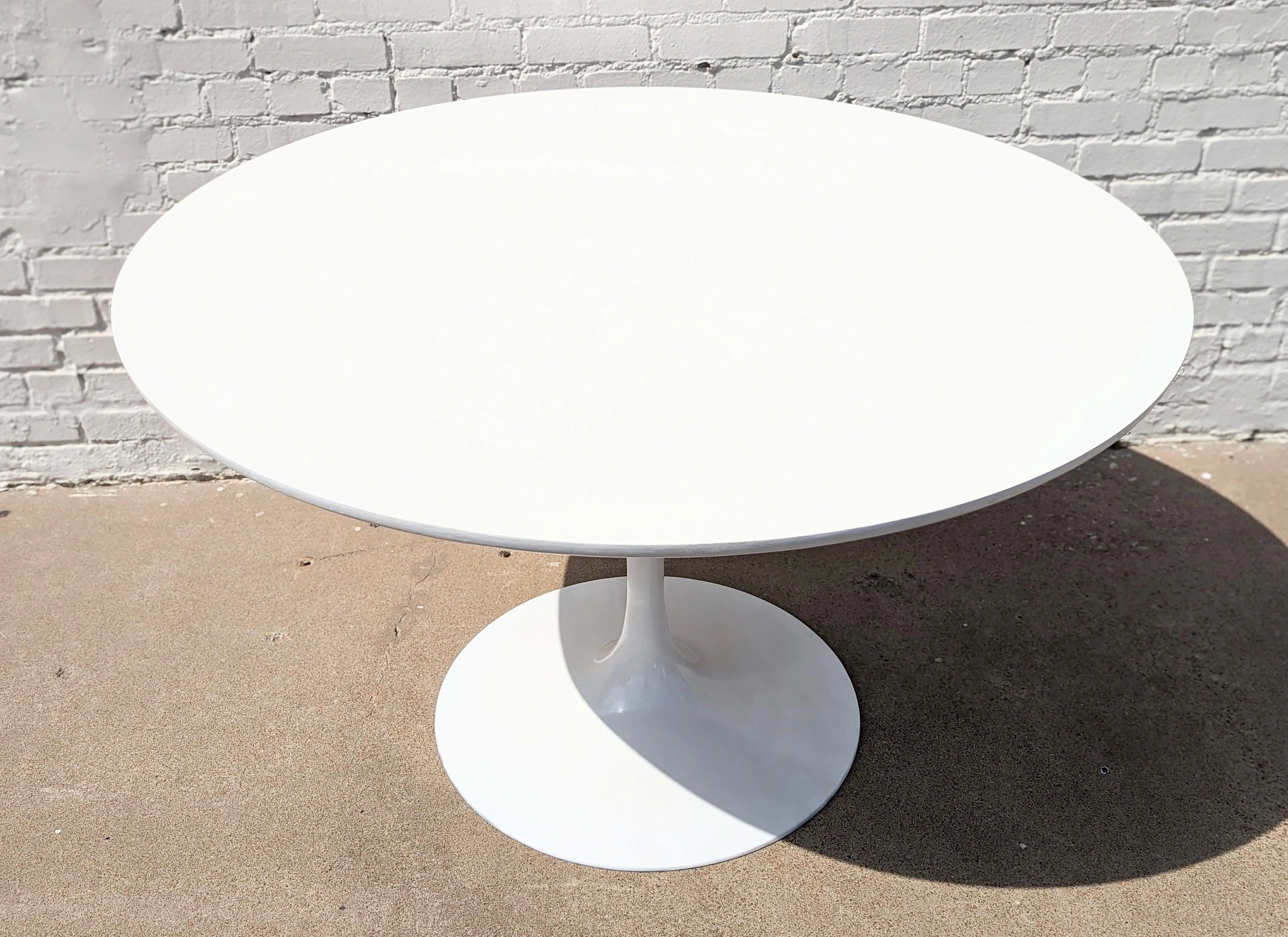 Mid Century Modern Burke Tulip Dining Table