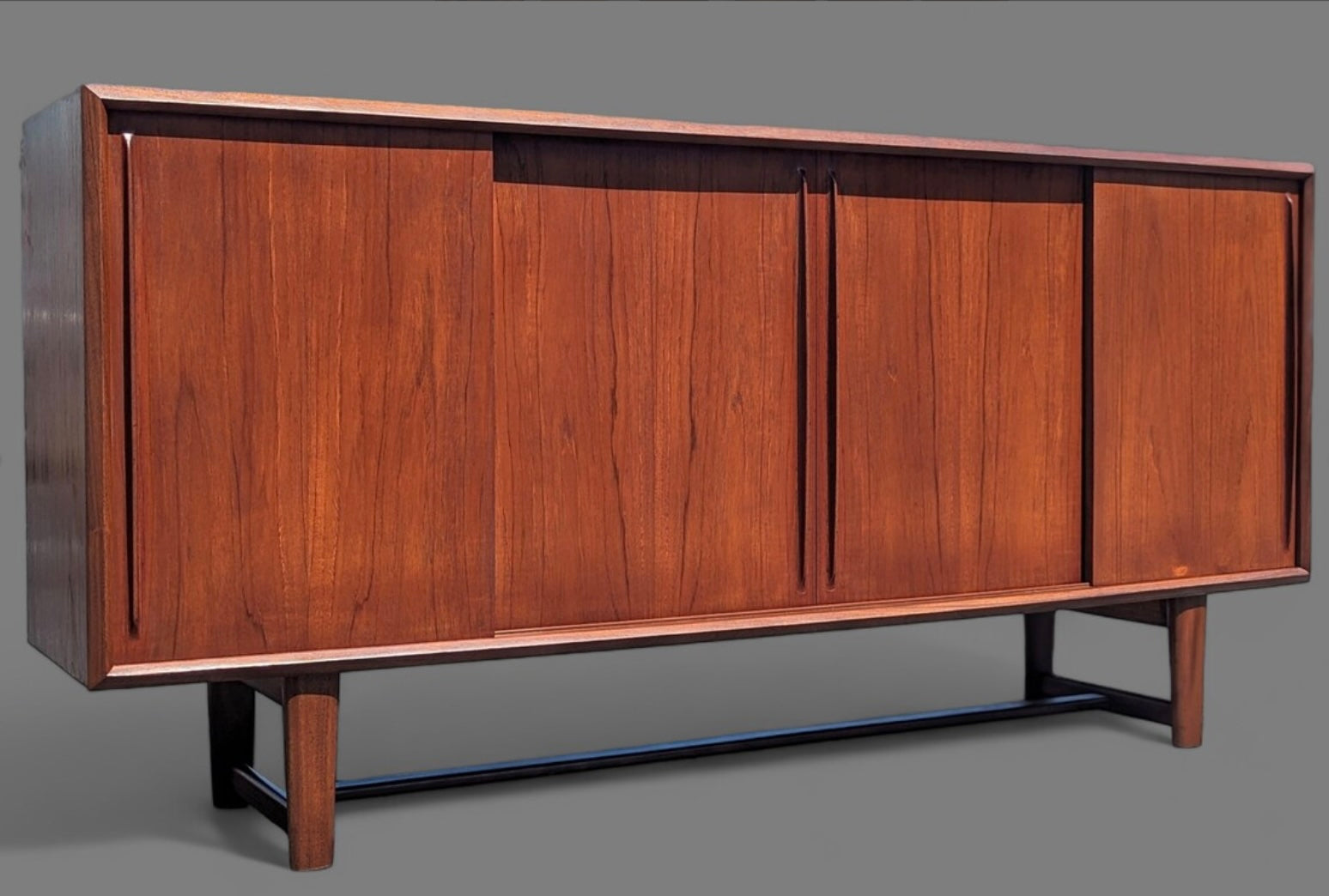 Mid Century Modern Danish Modern Teak Credenza In the Manner of Arne Vodder