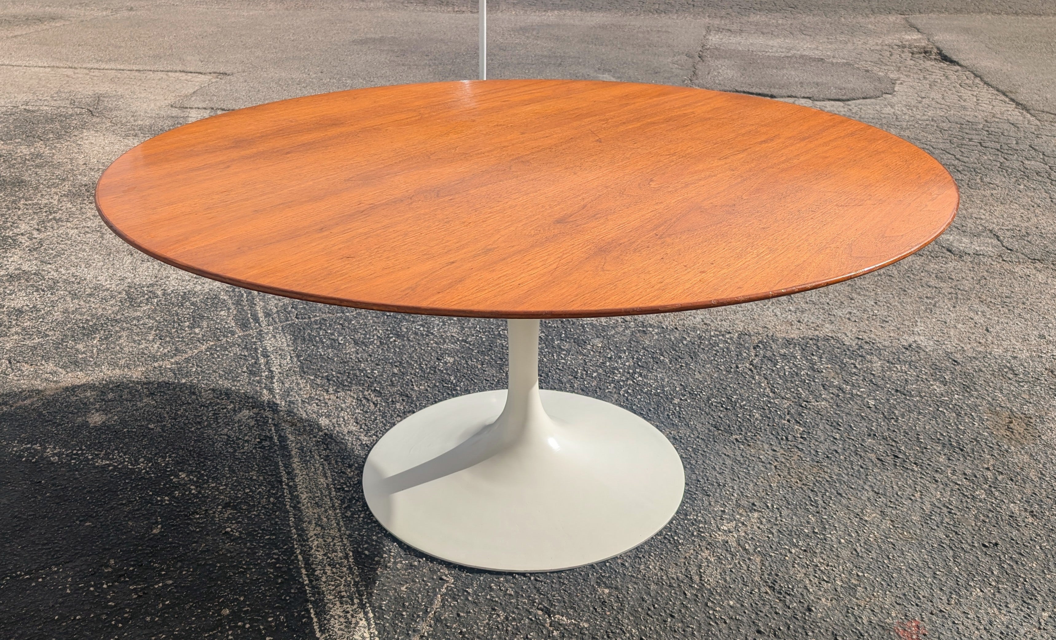 Mid Century Modern Knoll Tulip Table