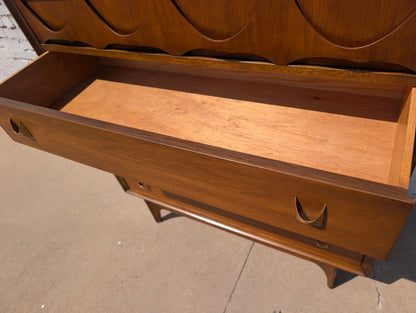 Mid Century Modern Broyhill Brasilia Walnut Dresser