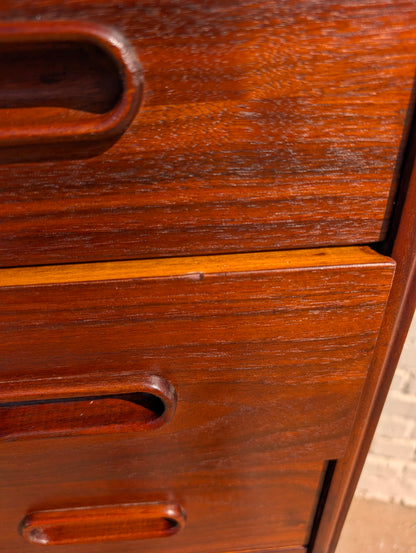 Mid Century Modern Walnut Dresser by Jack Cartwright for Founders