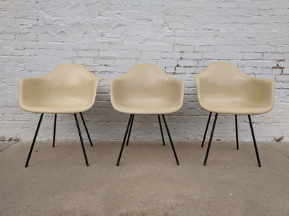 Mid Century Modern Early Eames DAX Armed Shell Chair