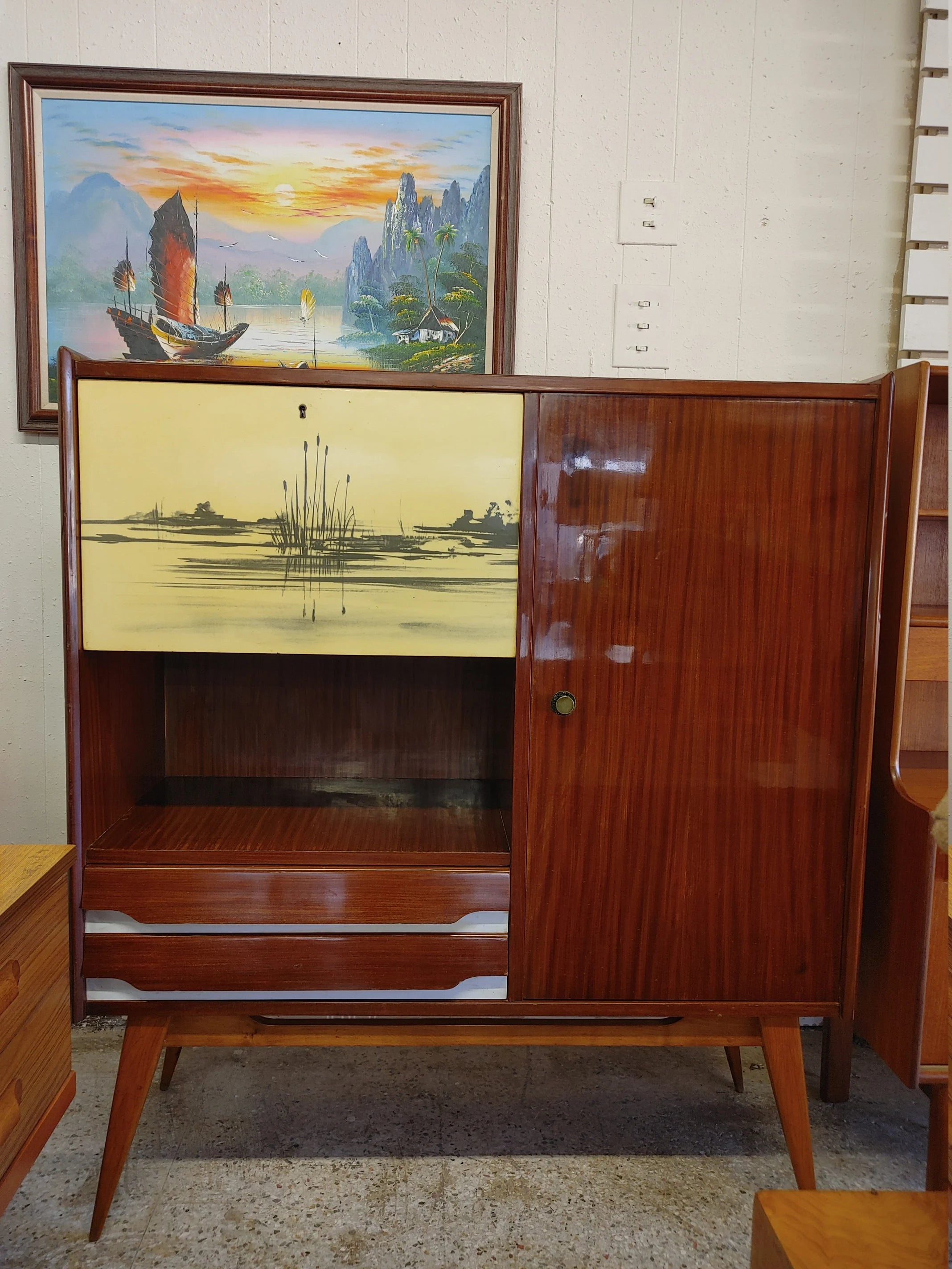 Mid Century Modern Italian Chest of Drawers