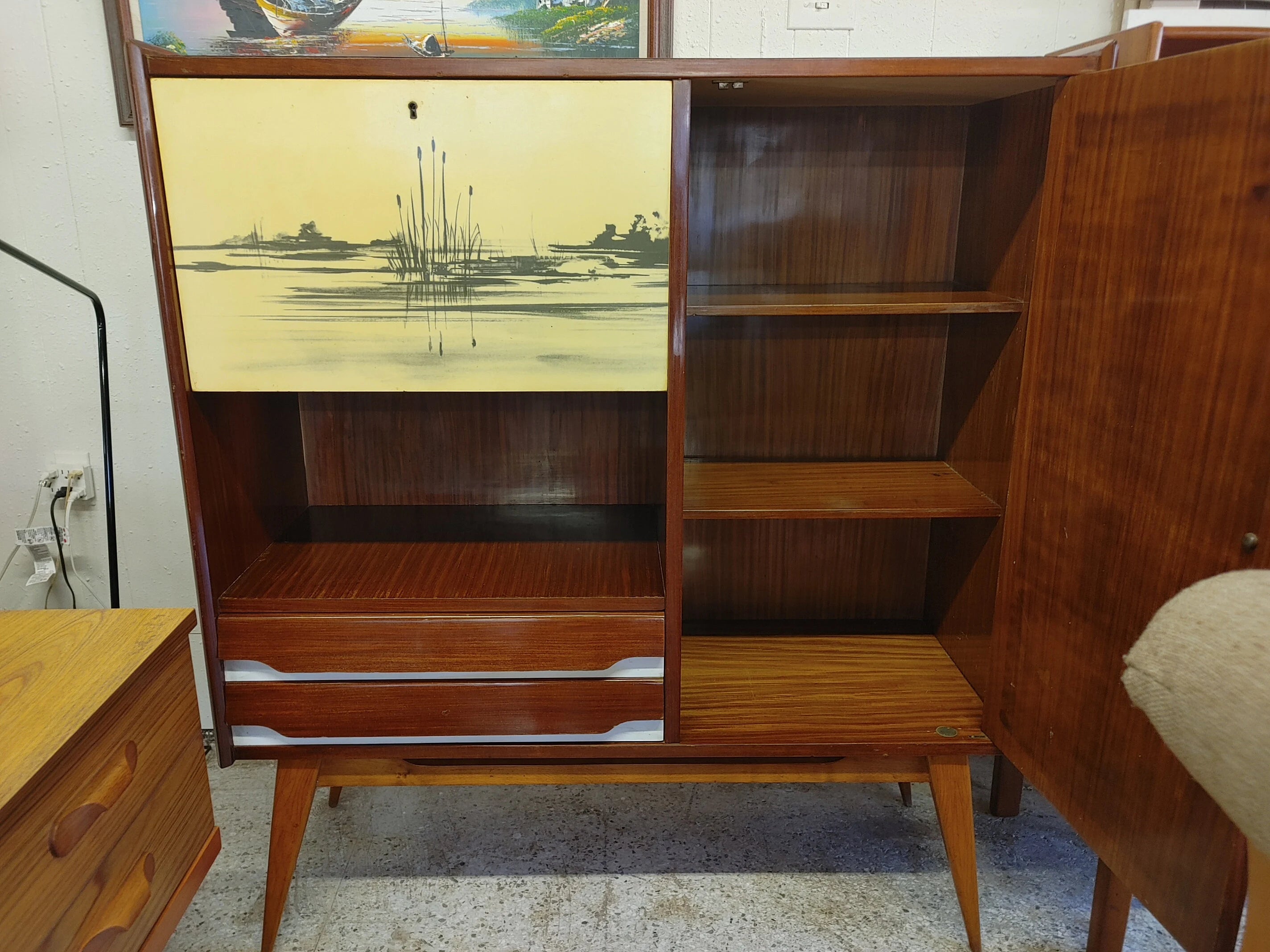Mid Century Modern Italian Chest of Drawers