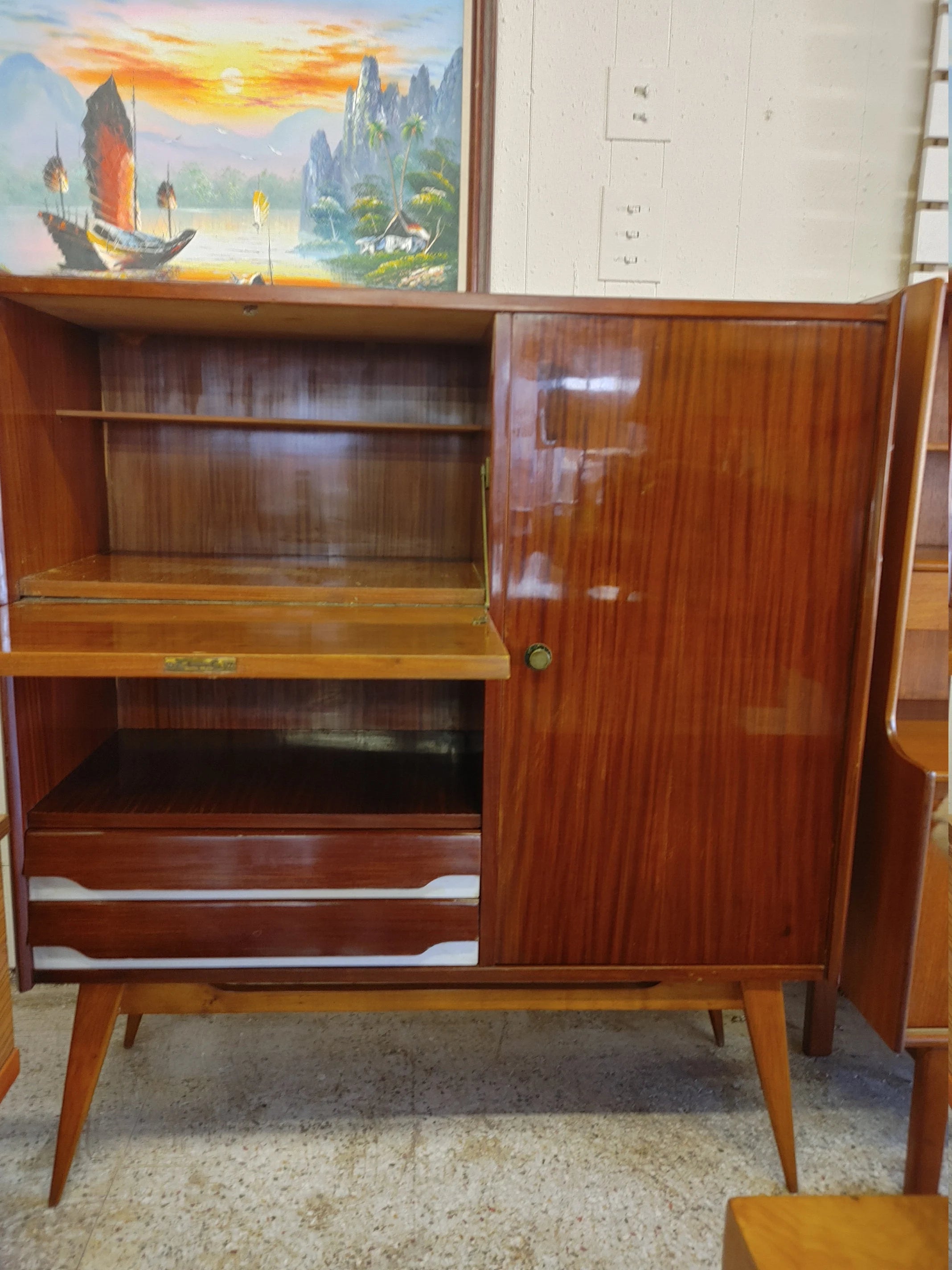 Mid Century Modern Italian Chest of Drawers