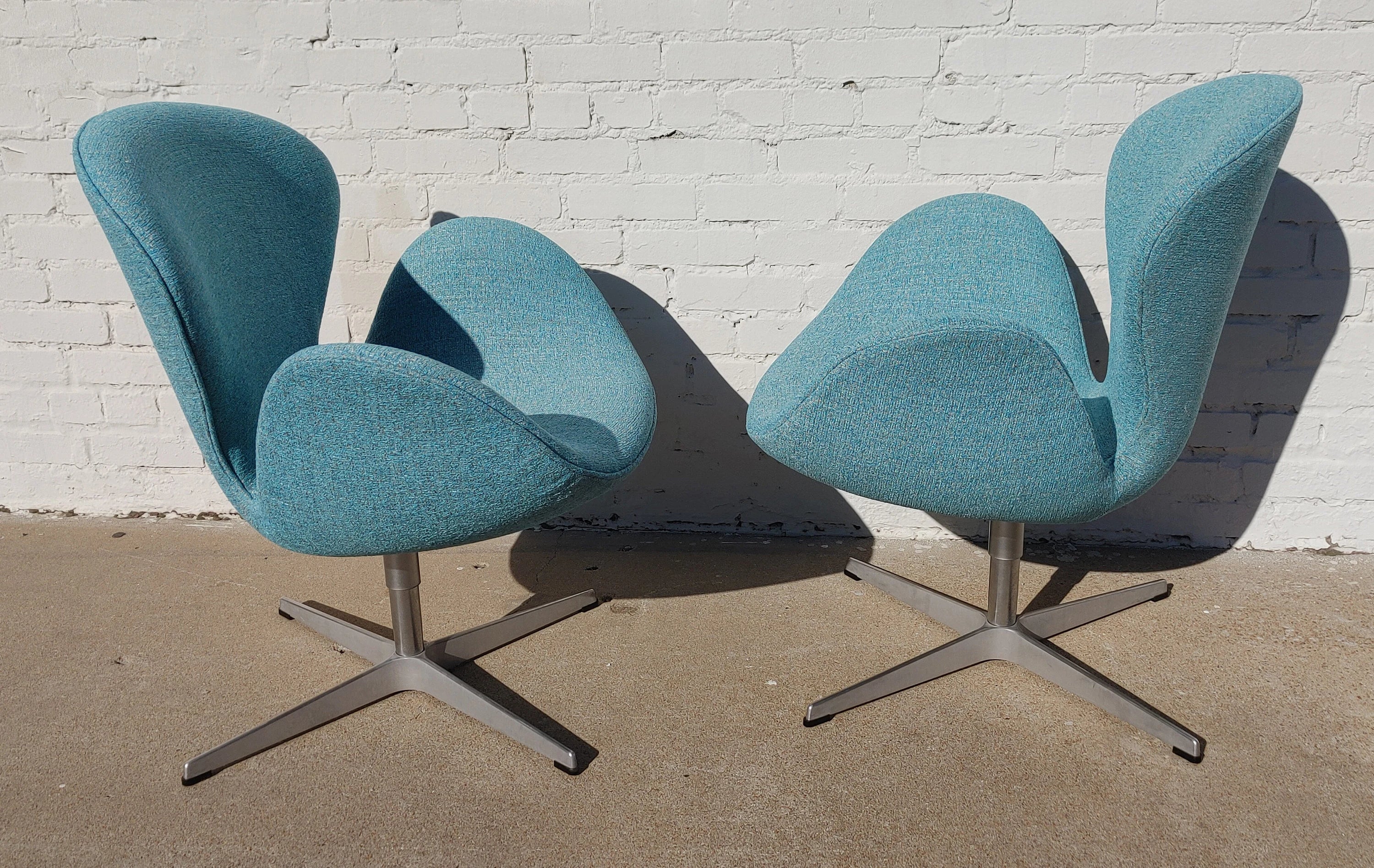 Mid Century Modern Danish Modern Arne Jacobsen Swan Chairs