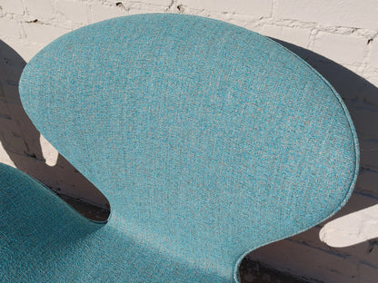 Mid Century Modern Danish Modern Arne Jacobsen Swan Chairs