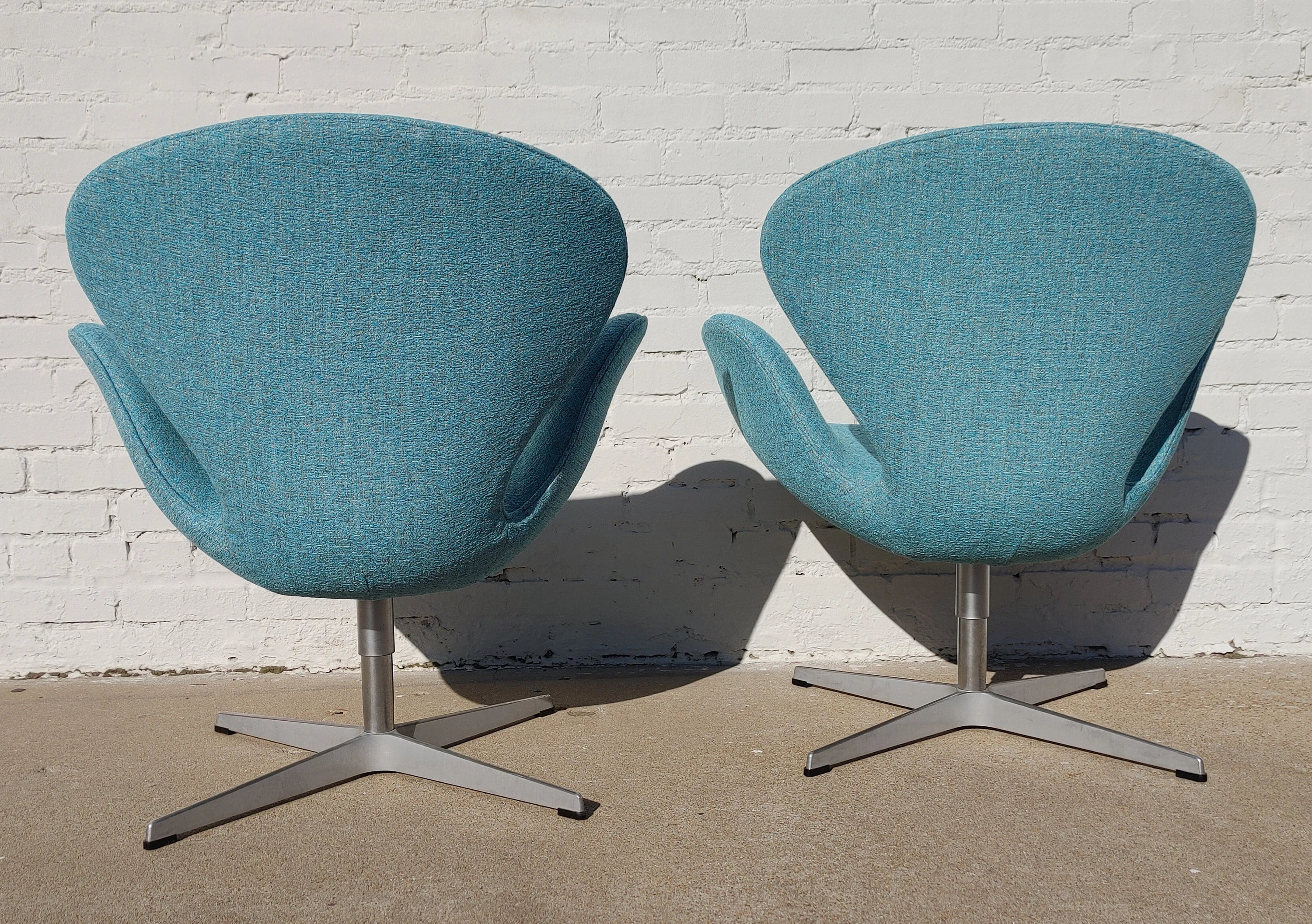 Mid Century Modern Danish Modern Arne Jacobsen Swan Chairs