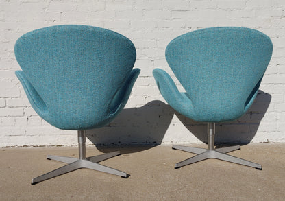 Mid Century Modern Danish Modern Arne Jacobsen Swan Chairs