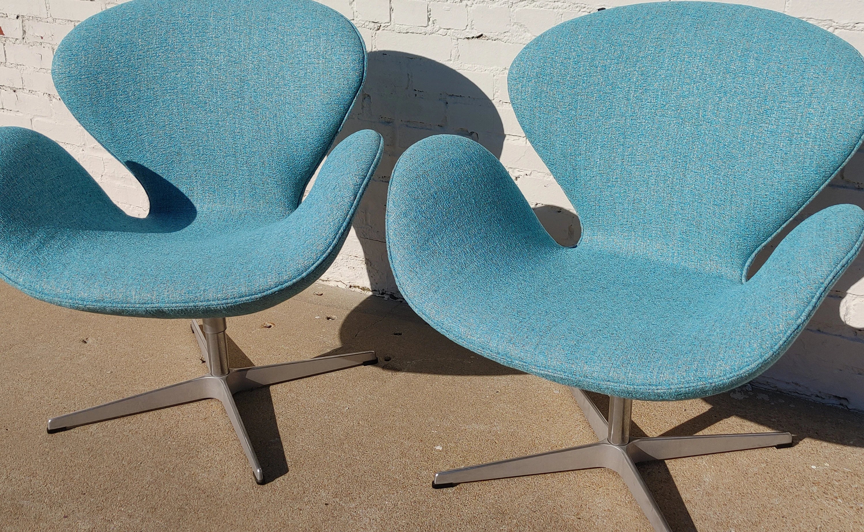 Mid Century Modern Danish Modern Arne Jacobsen Swan Chairs