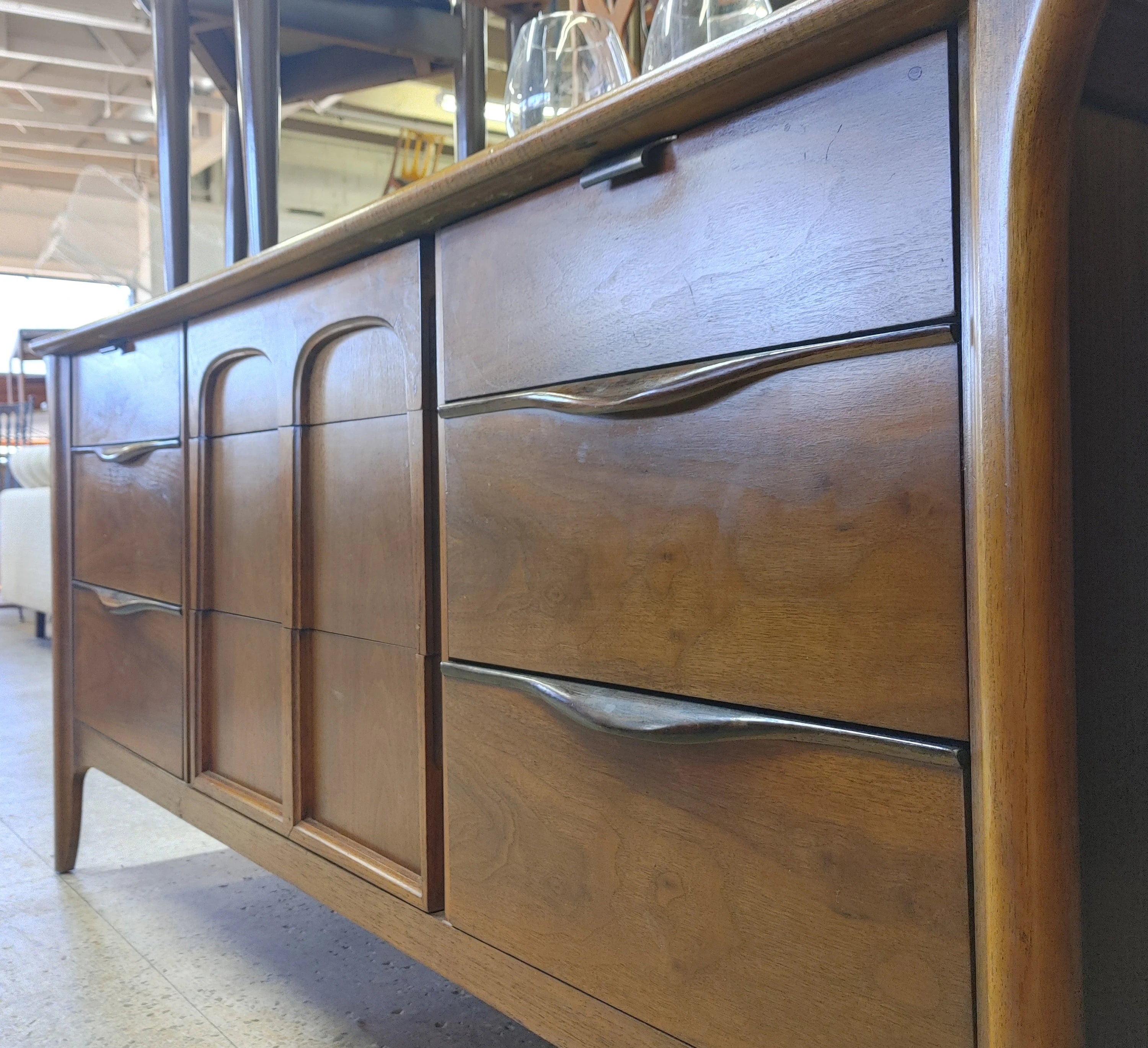 Mid Century Modern Kroehler Walnut Dresser