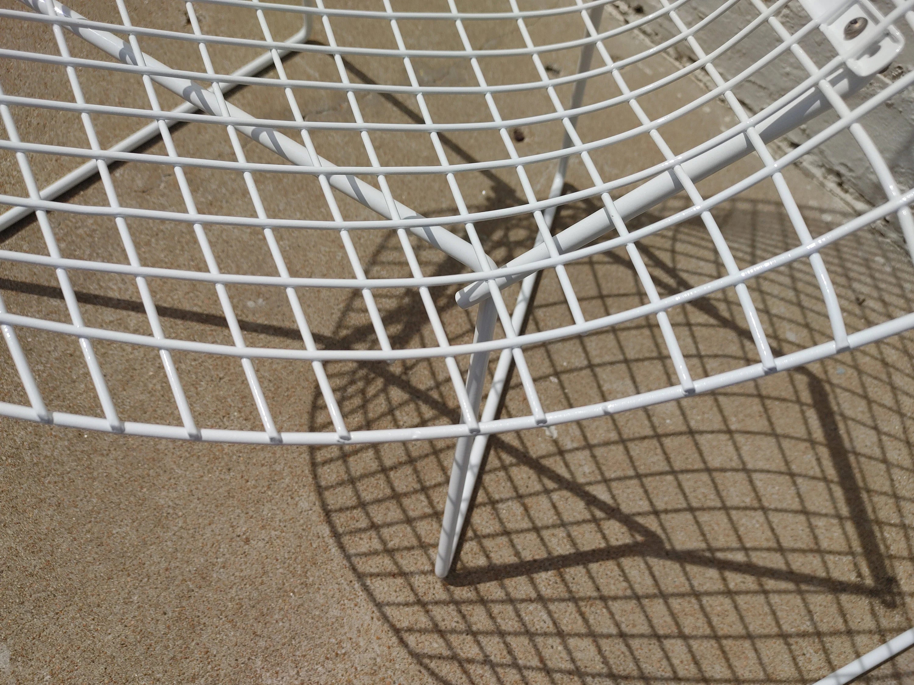 Mid Century Modern Bertoia Wire Diamond Chairs