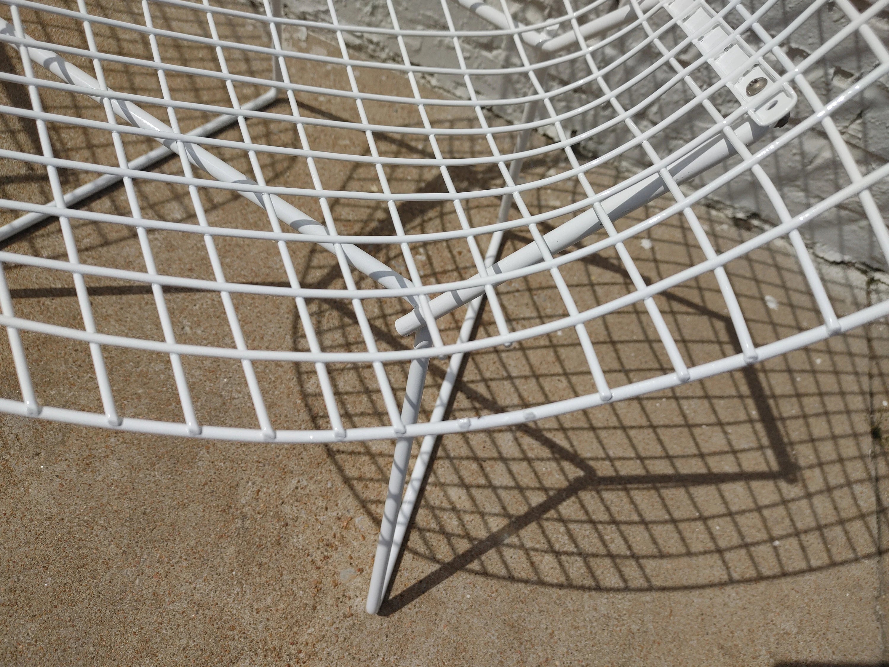 Mid Century Modern Bertoia Wire Diamond Chairs