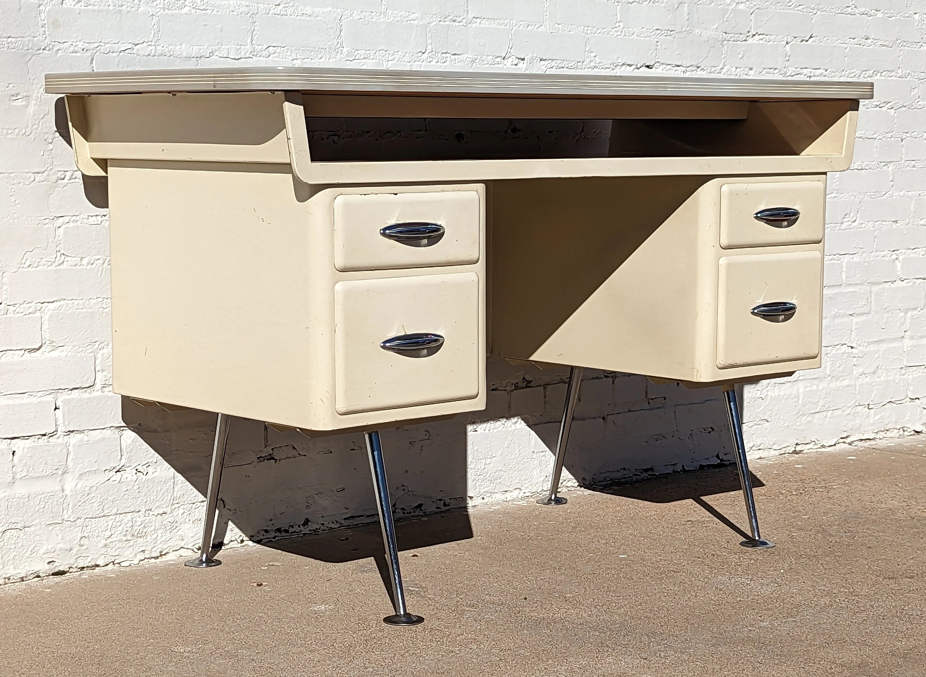 Mid Century Modern Steel and Enamel Doctors Desk
