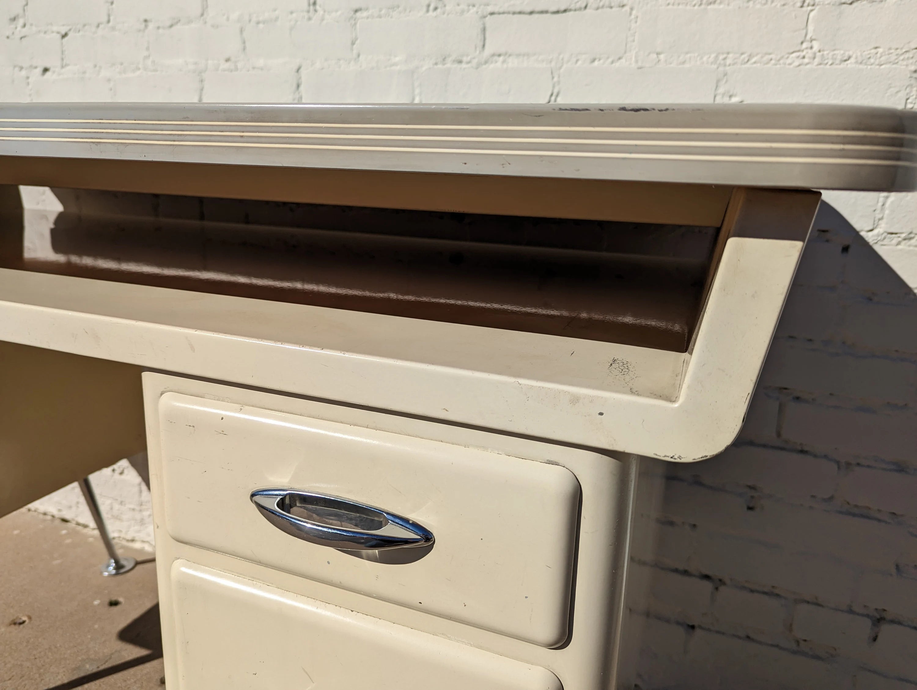 Mid Century Modern Steel and Enamel Doctors Desk