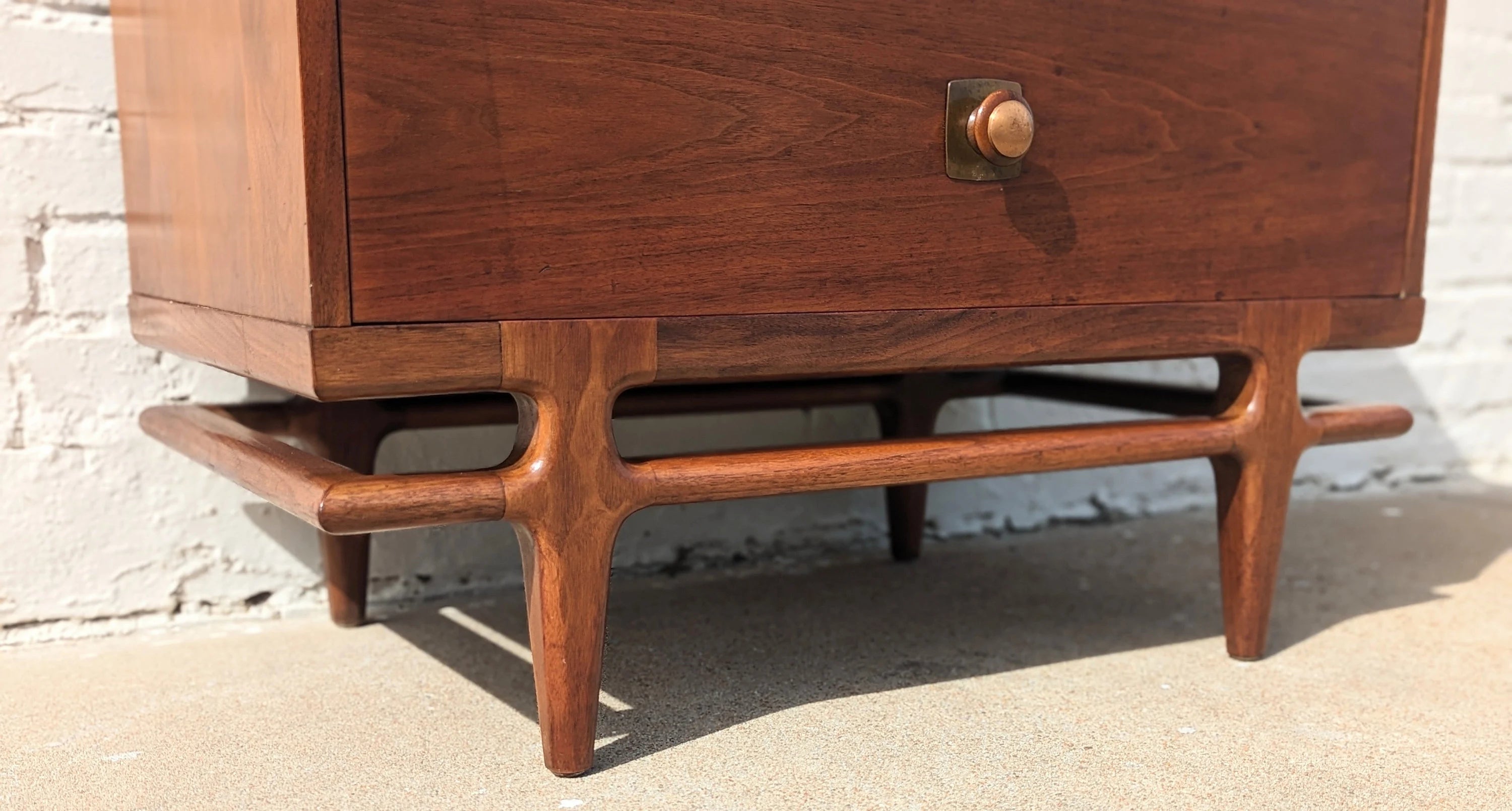 Mid Century Modern Henredon Walnut Cabinet