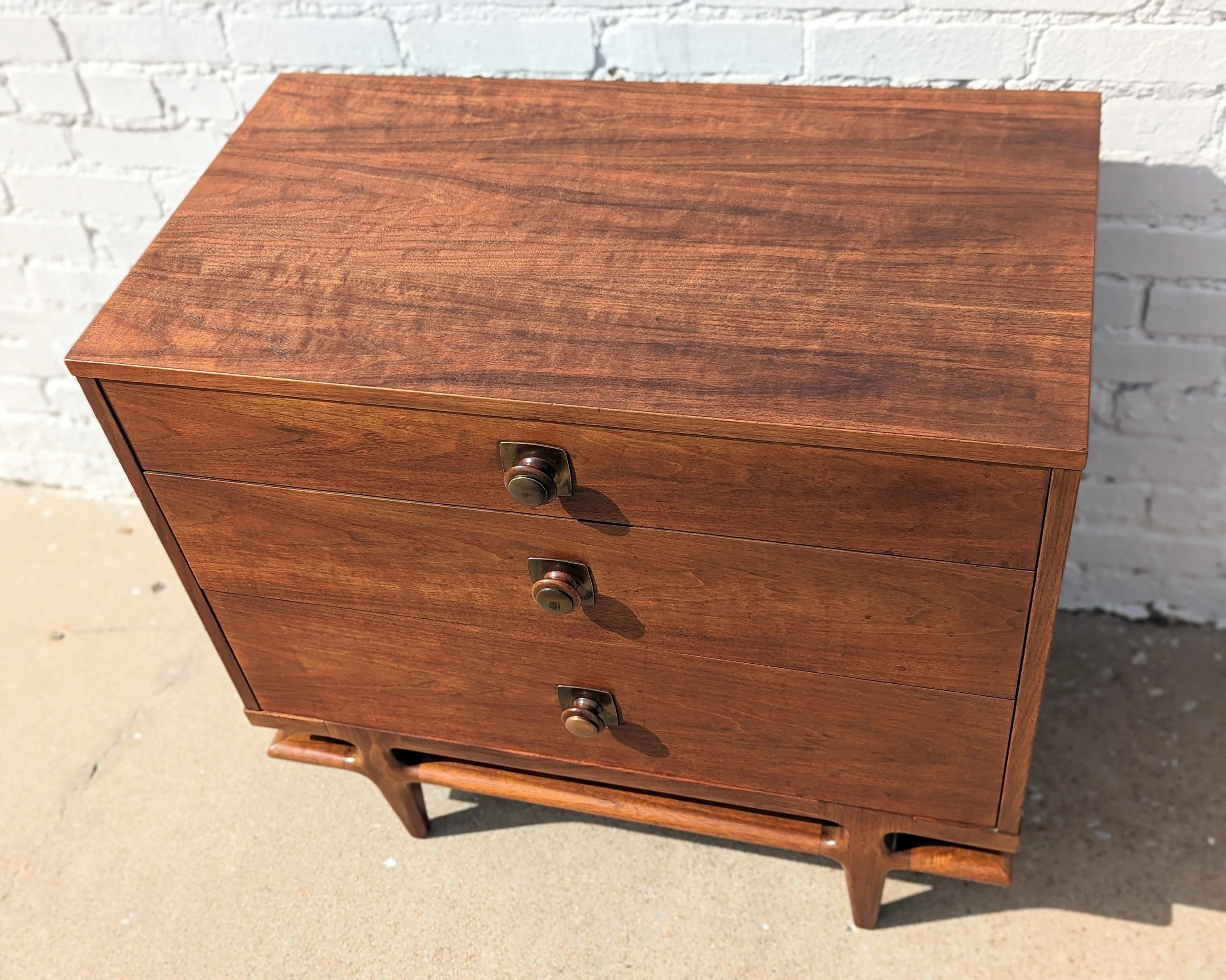 Mid Century Modern Henredon Walnut Cabinet