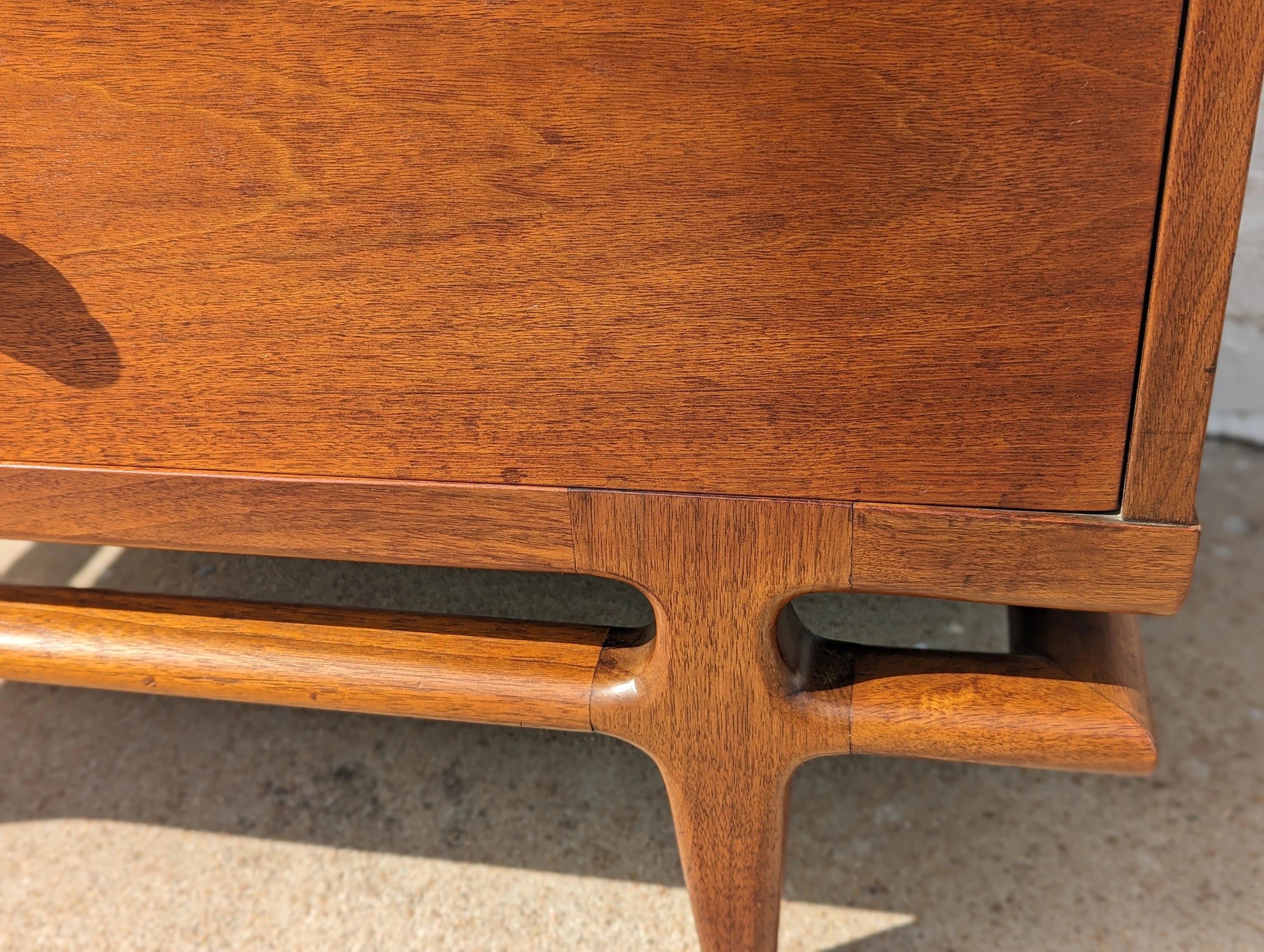 Mid Century Modern Henredon Walnut Cabinet