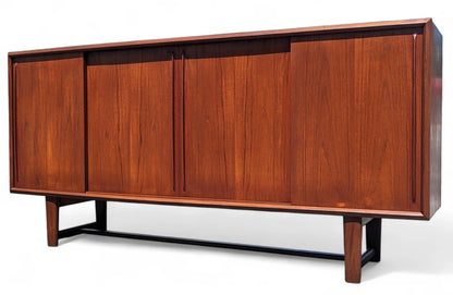 Mid Century Modern Danish Modern Teak Credenza In the Manner of Arne Vodder