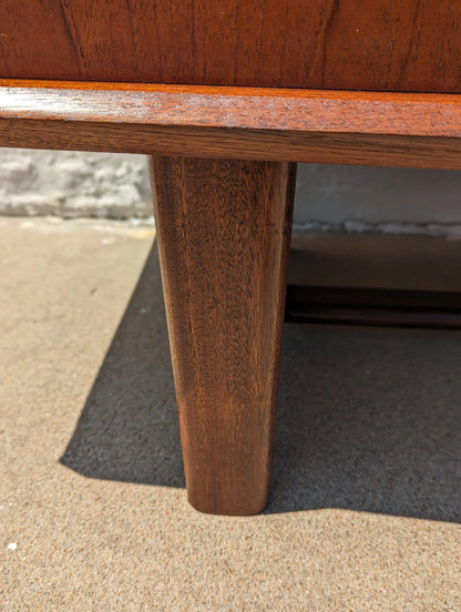 Mid Century Modern Danish Modern Teak Credenza In the Manner of Arne Vodder